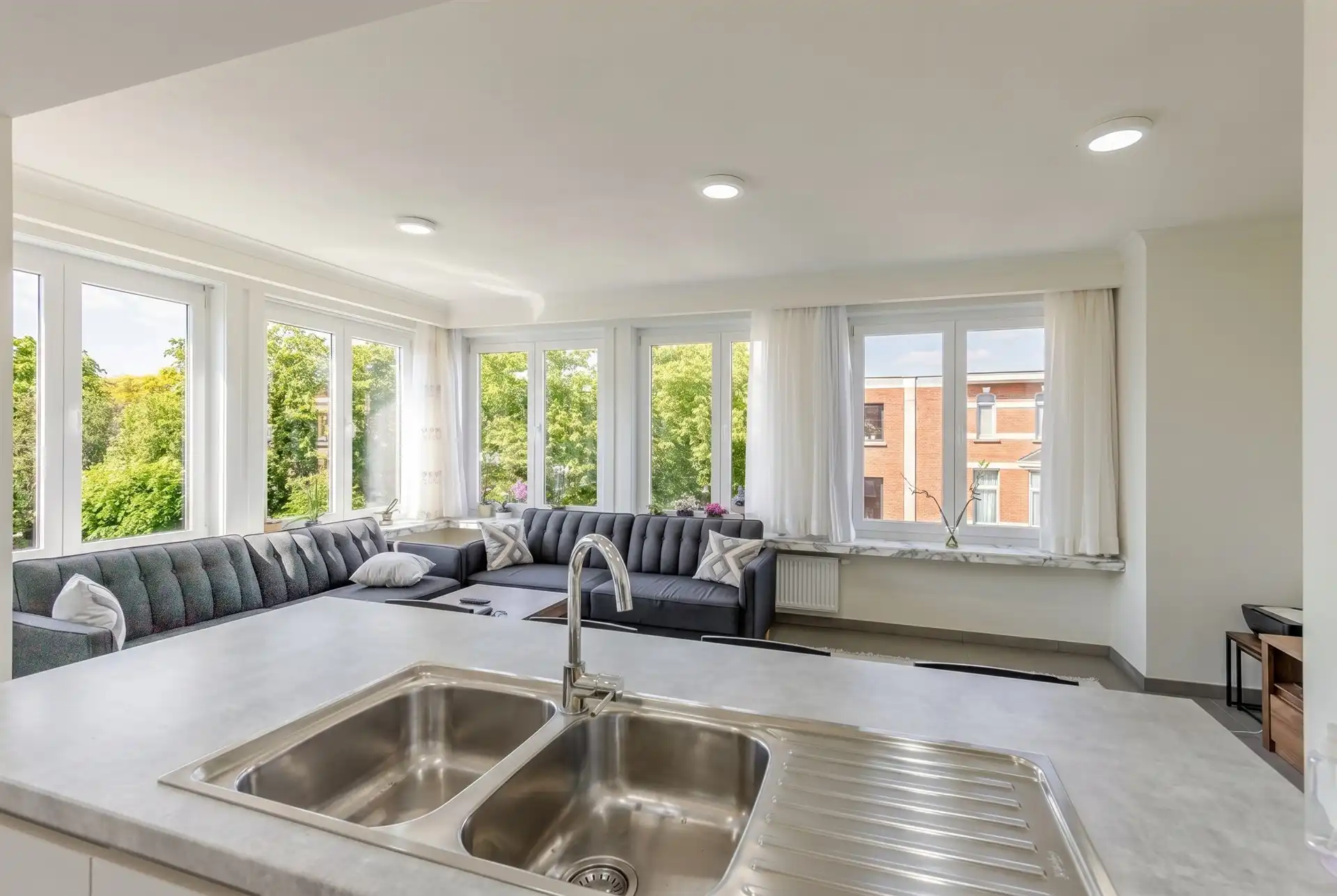 Ruim appartement met 2 slaapkamers in Sint-Niklaas foto 4