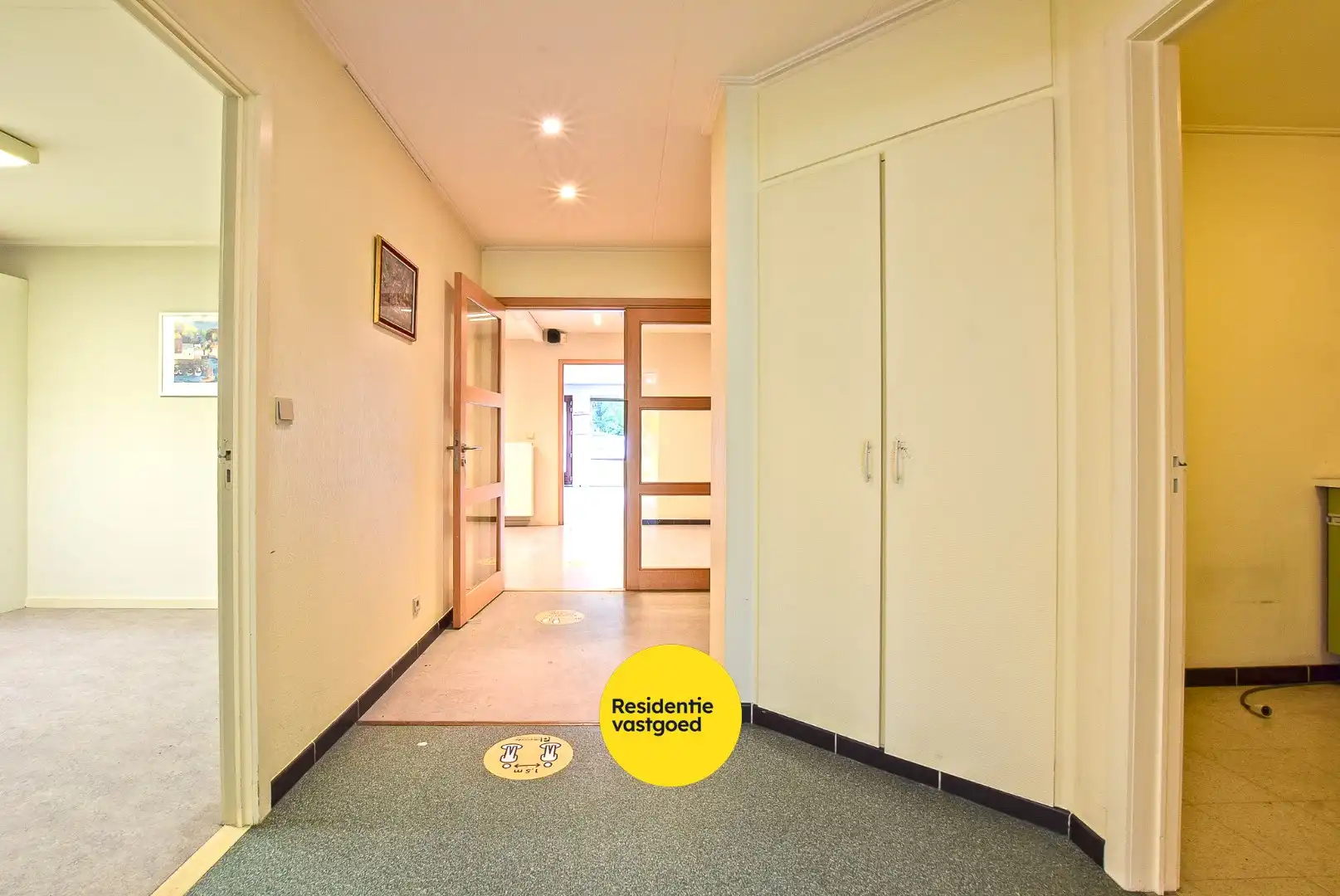 Centraal gelegen handelsruimte (148 m²) in centrum Diksmuide! foto 11