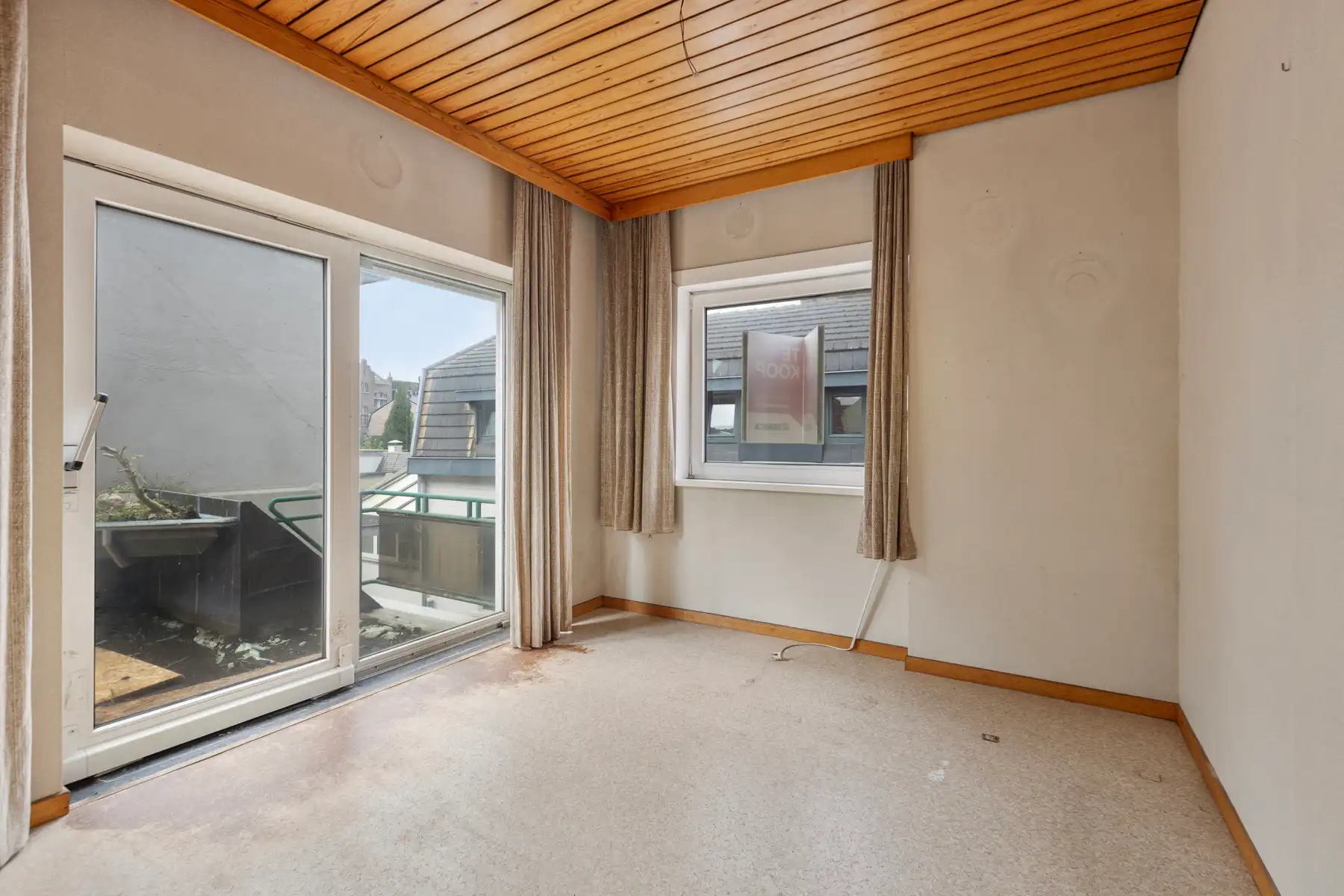 Handelszaak en ruime woning (4 slpk.) in hartje Maaseik.  foto 31