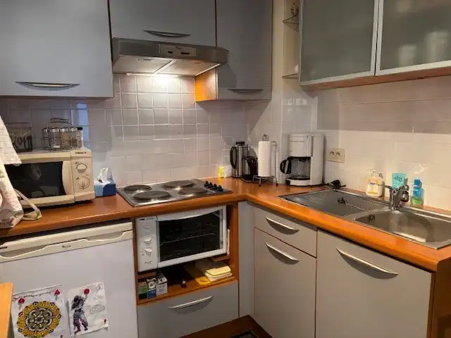 Instapklaar appartementje gelegen in de winkelstraat van Bredene duinen foto 4