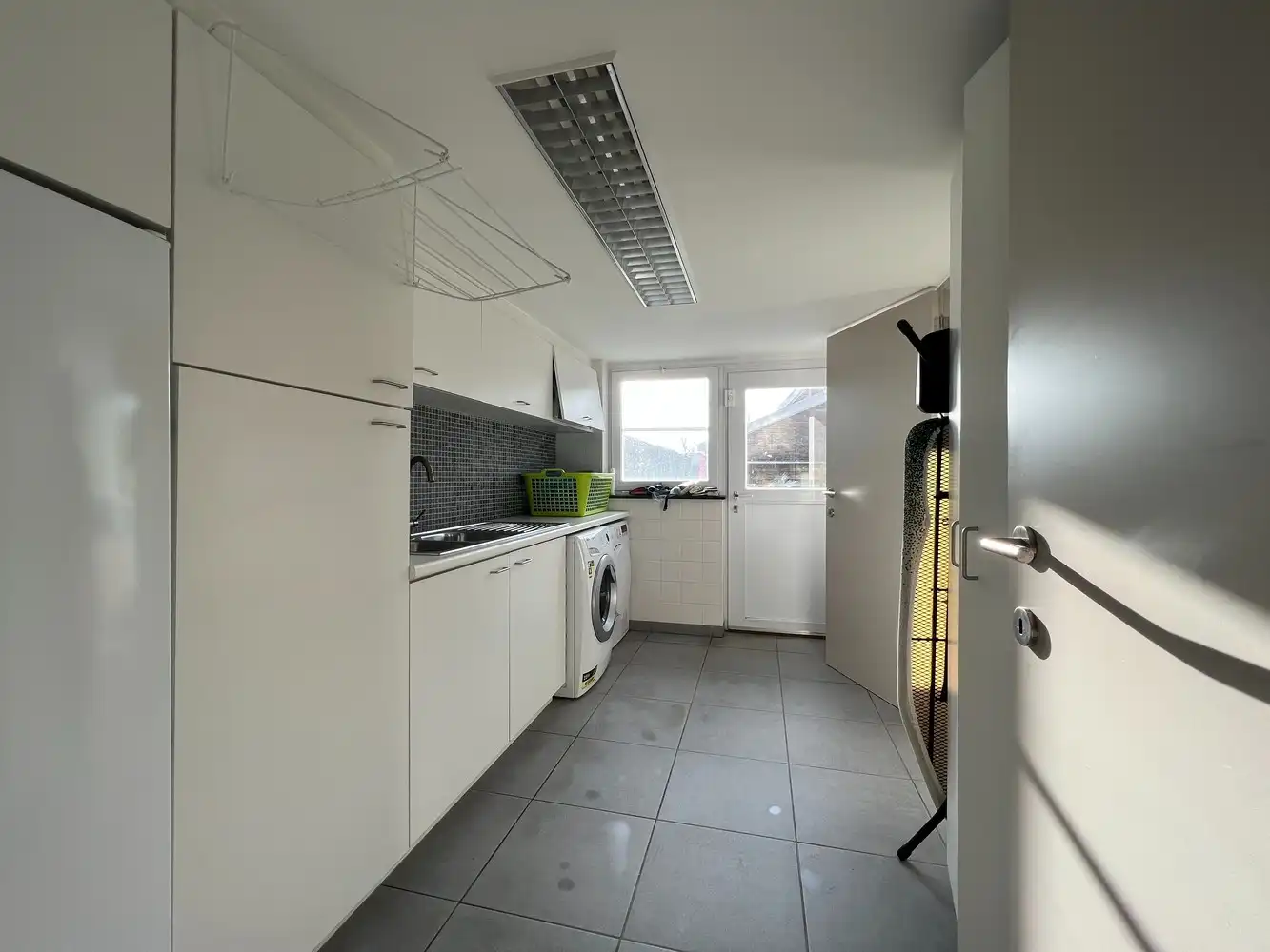 Instapklare gezinswoning met 4 slpks + zonnige tuin! foto 16