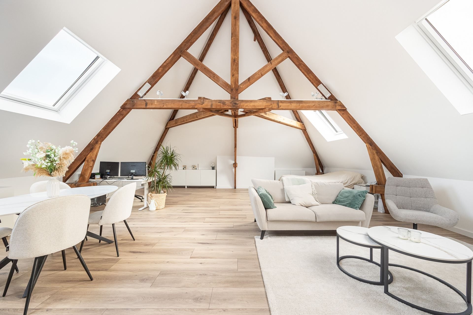 Sterk opgewaardeerde Apothekerswoning met 4 slaapkamers foto 20