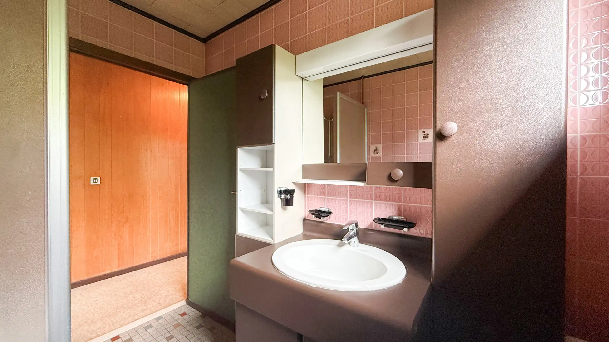 Ruime split-levelwoning met 3 slaapkamers op groot perceel! foto 28