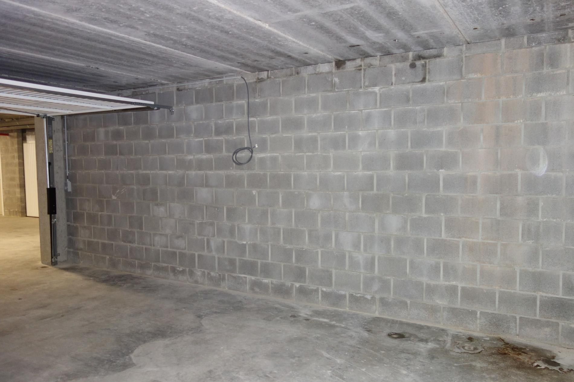 Individuele garagebox te huur in handelscentrum foto 5