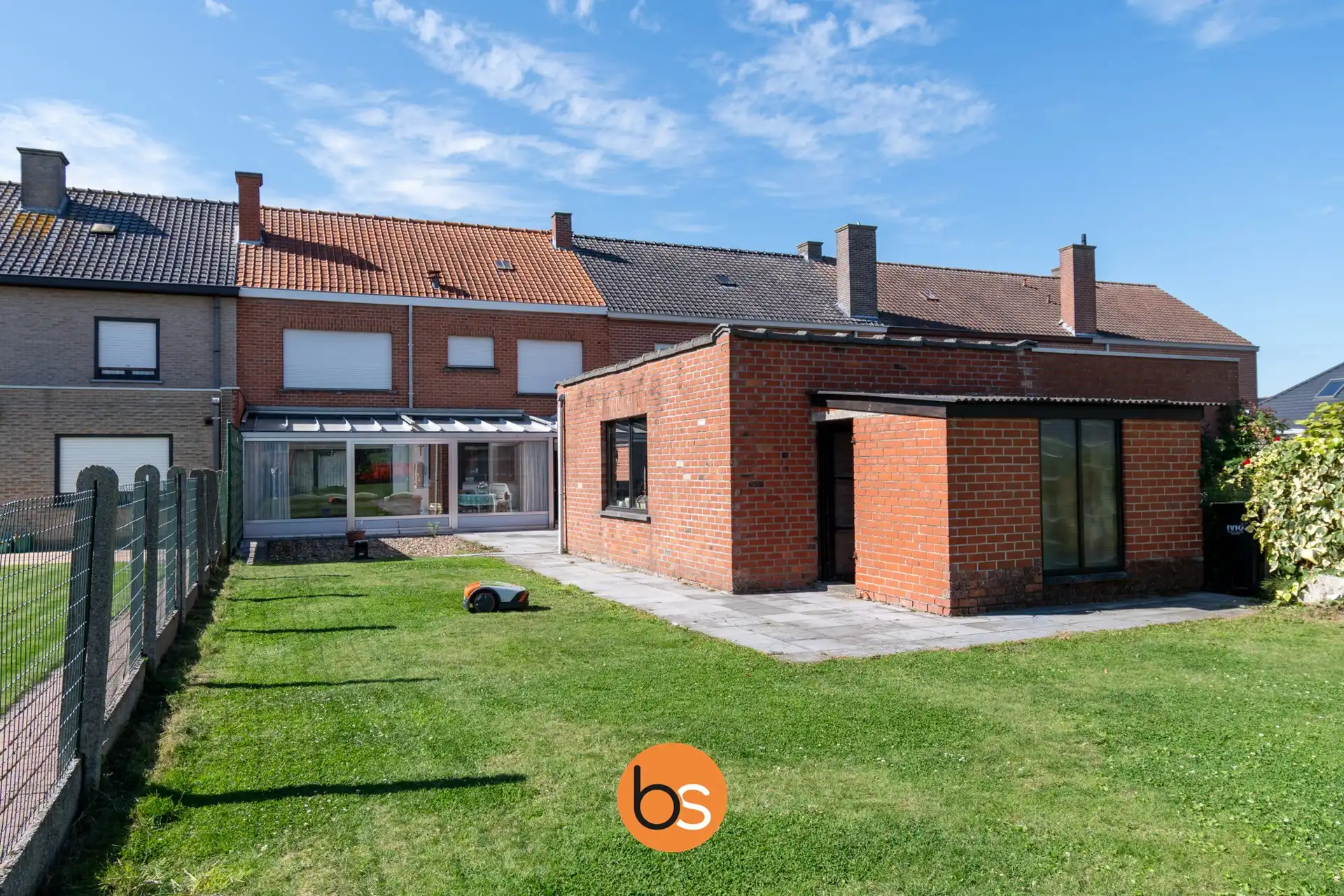 Ruime gezinswoning met 4 slaapkamers en garage in Sint-Eloois-Winkel foto 17