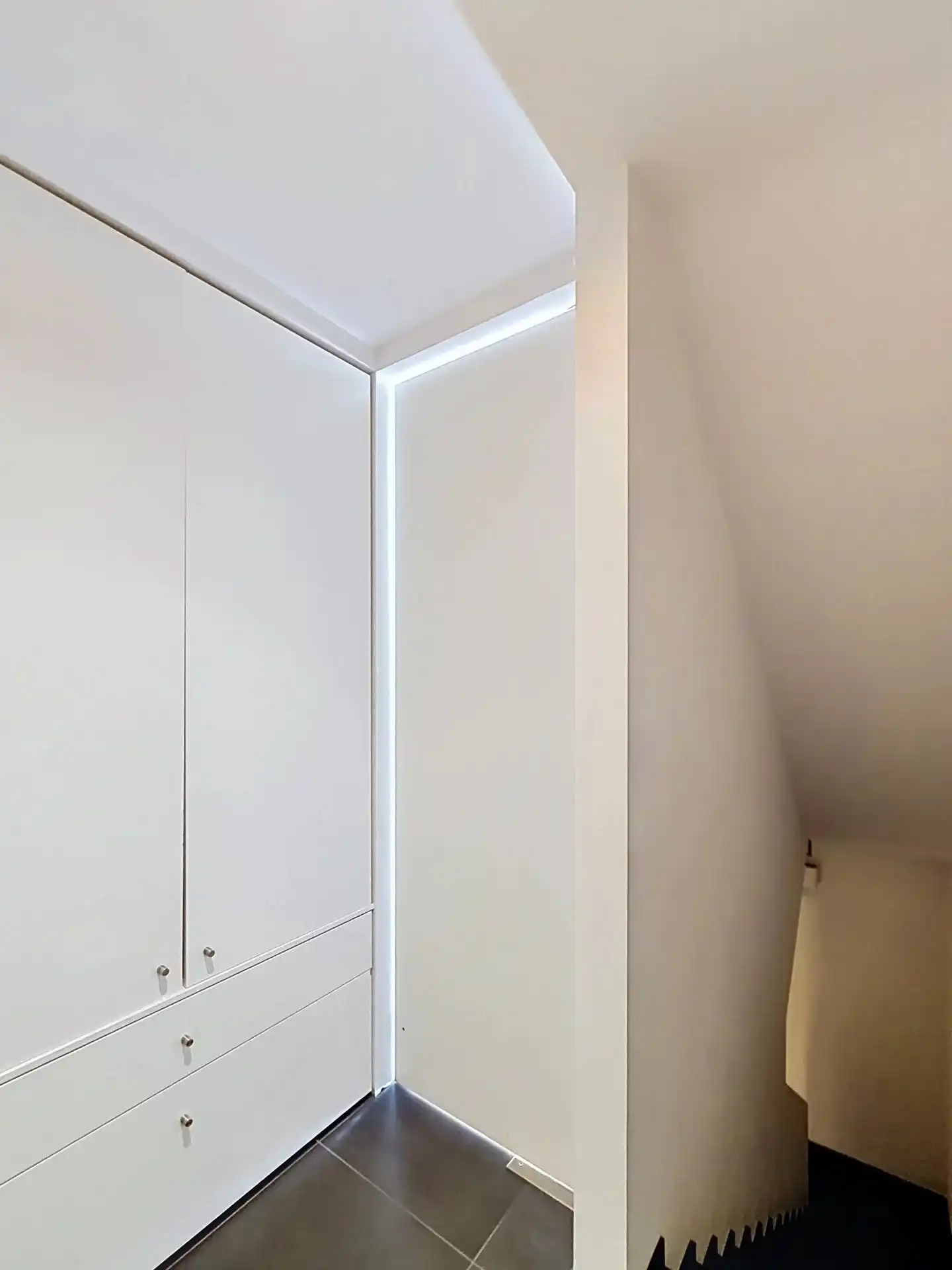 Moderne woning met 3 slaapkamers en praktijk of kantoorruimte op mooi perceel foto 11