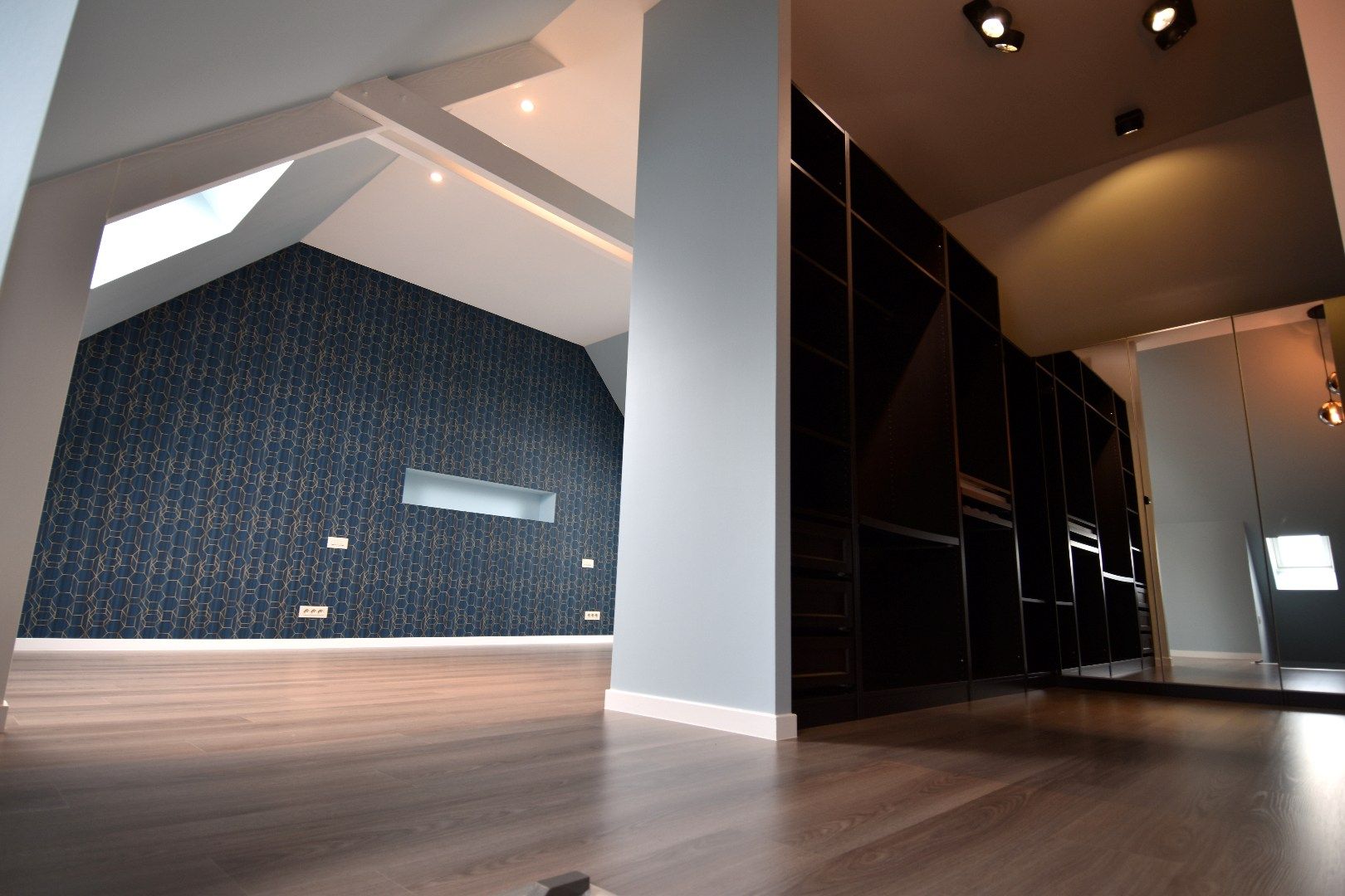 Vernieuwde eigendom met garage, tuin en topligging te koop aan de rand van Gullegem foto 14