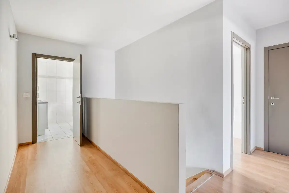 Trendy woning met dubbele garage foto 11