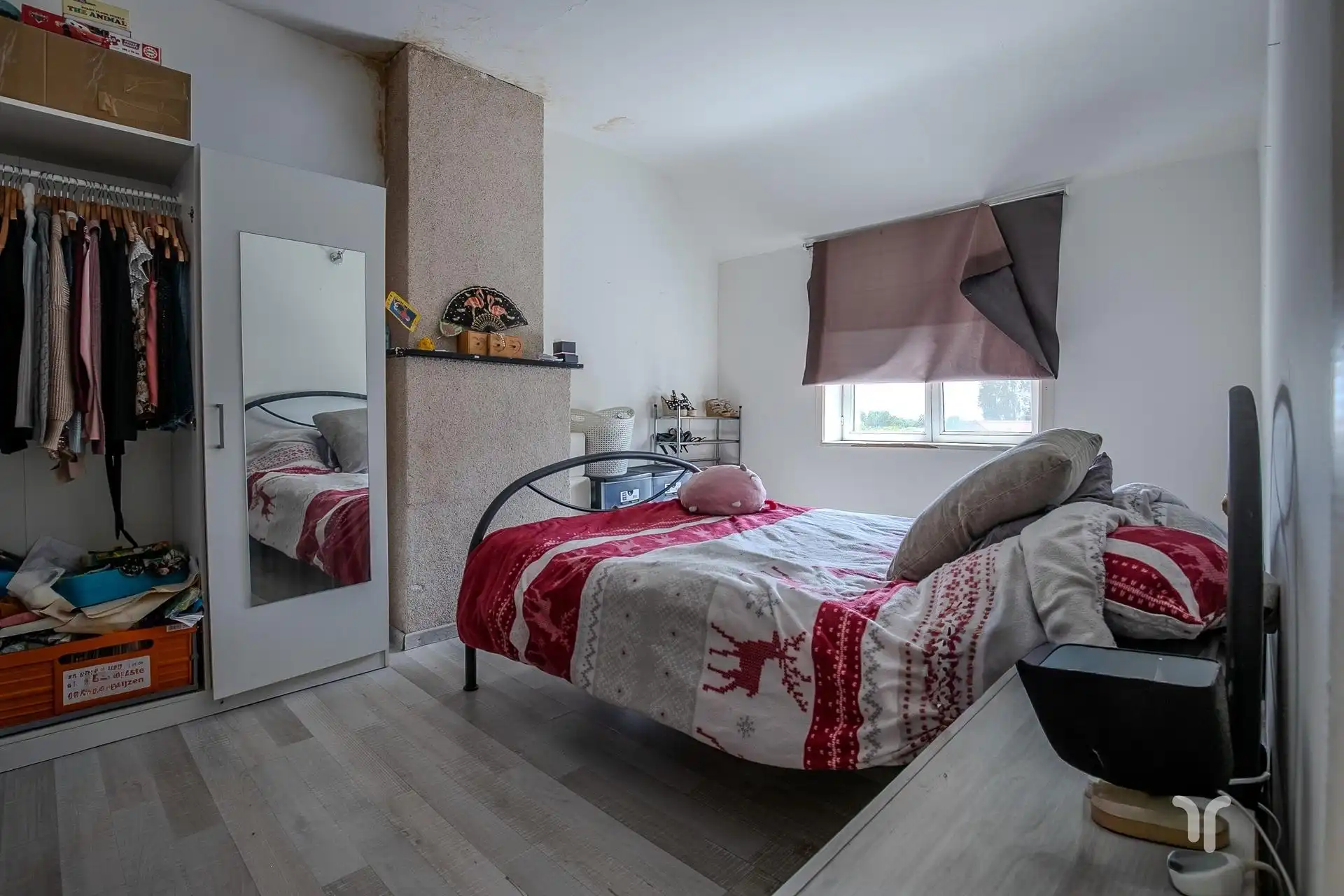 Rijwoning met ruime tuin, uitweg met garage en uitbreidingsmogelijkheden. foto 6
