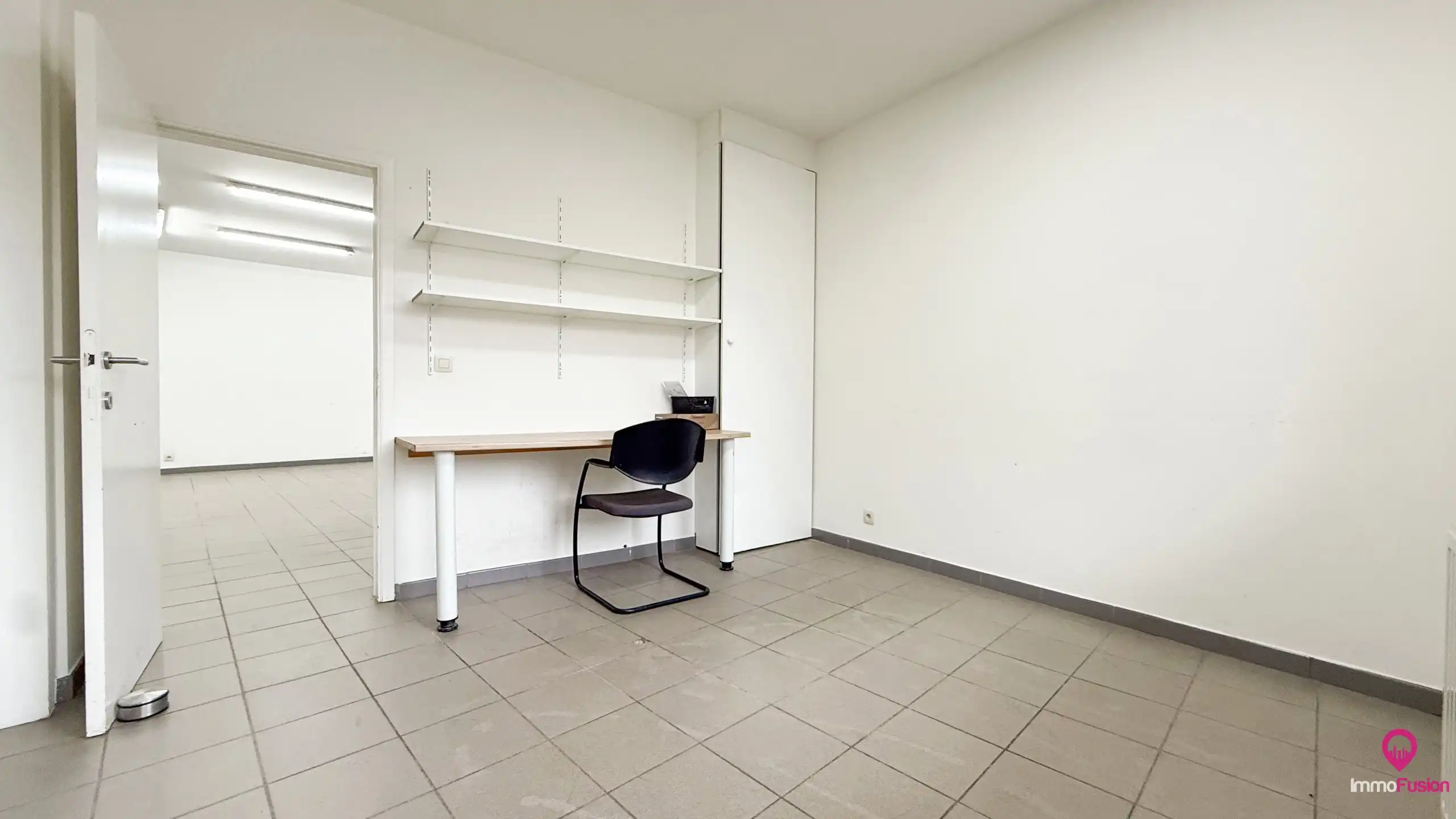 Handelspand met woonst op zeer goede commerciele ligging! foto 8