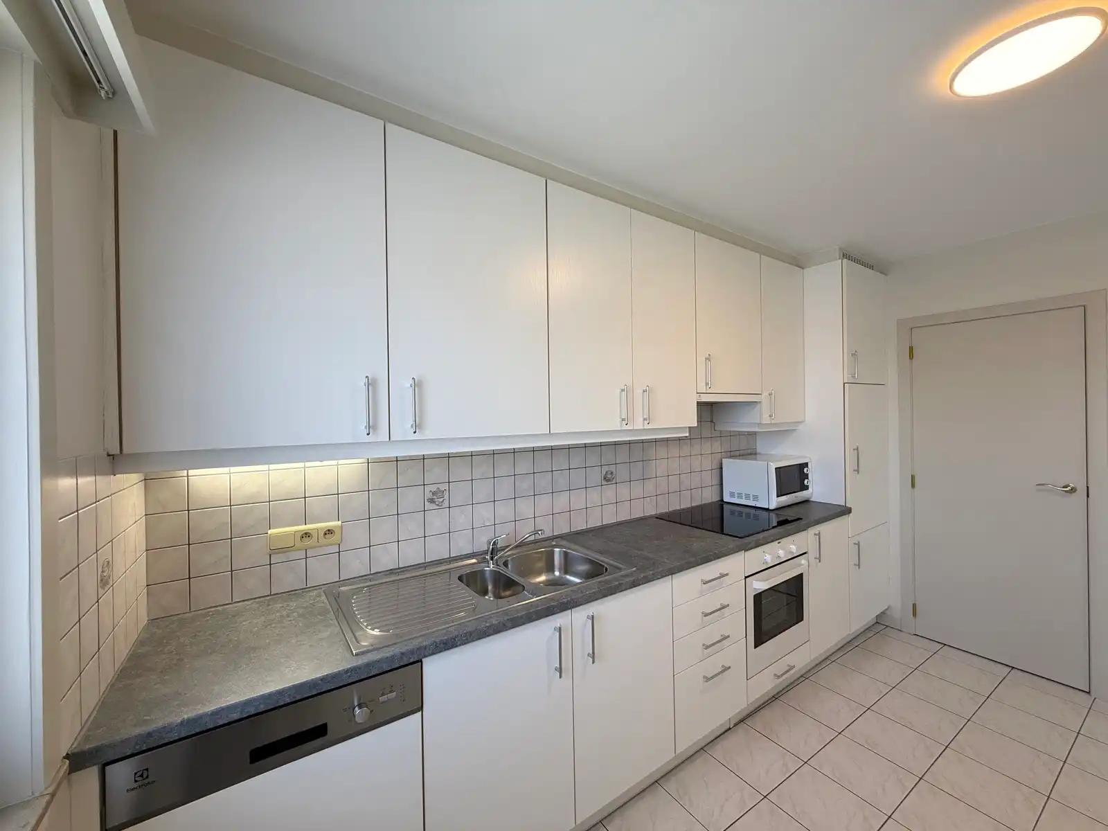 Instapklaar appartement met 2 slaapkamers en terrasje foto 10