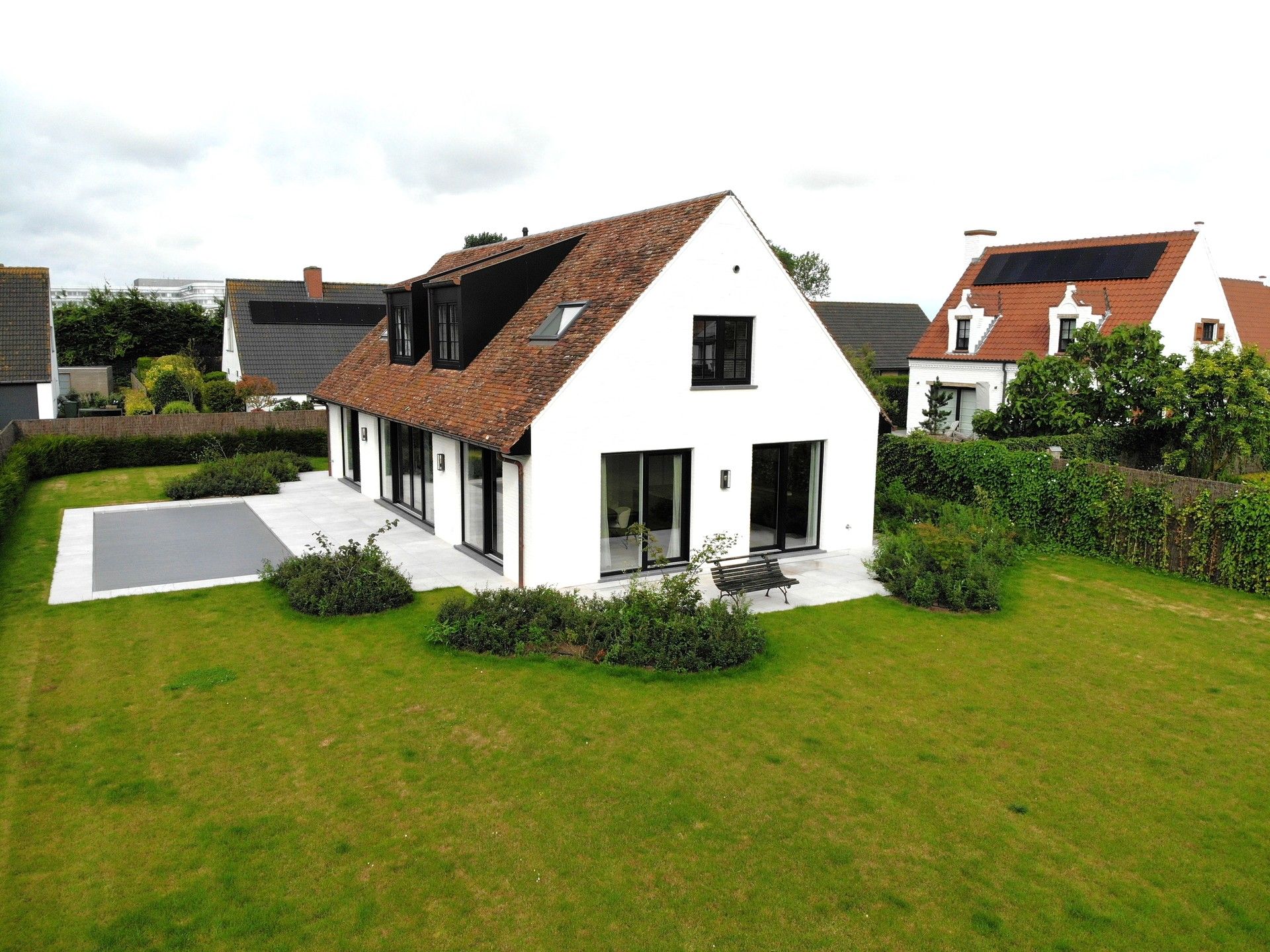 Prachtig gerenoveerde villa op een rustige ligging te Knokke foto 2