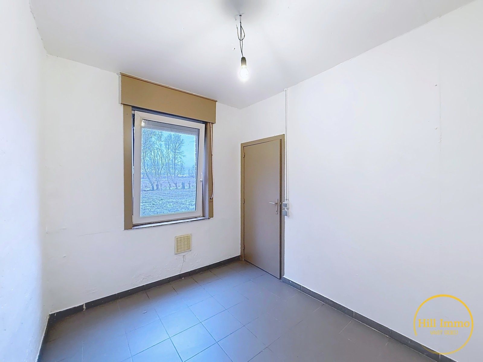 Te huur: Rustig gelegen halfopen woning met prachtig uitzicht foto 6