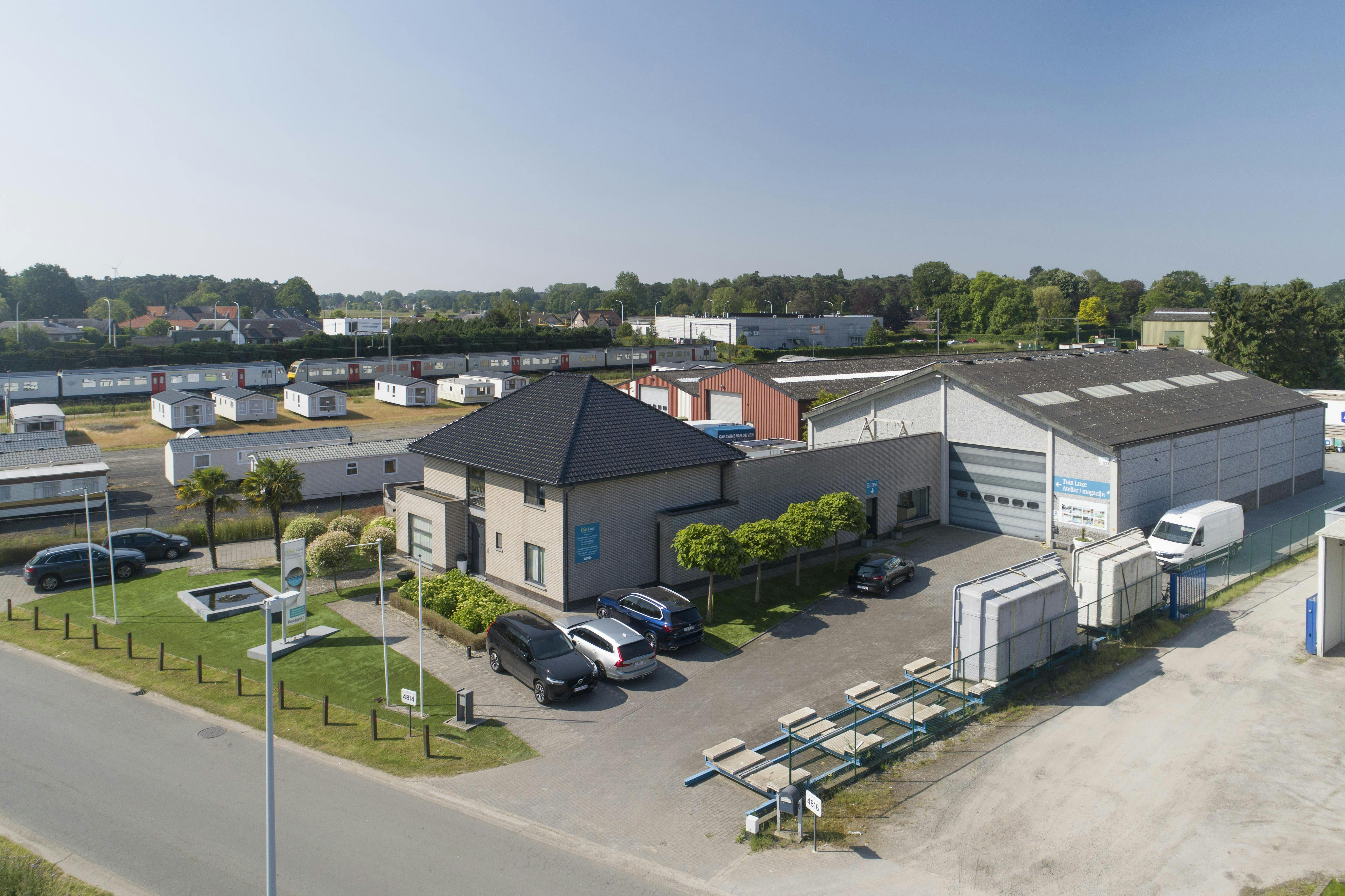 Luxe villa met exclusieve tuin en magazijn in KMO-zone foto 75