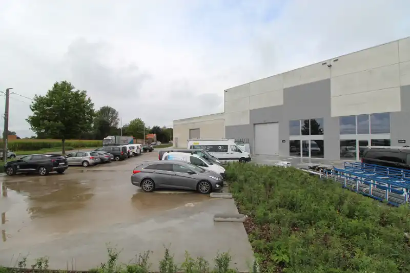 Nieuwbouw loods van 577m² te huur langs de Diksmuidsesteenweg te Hooglede/Roeselare foto 2
