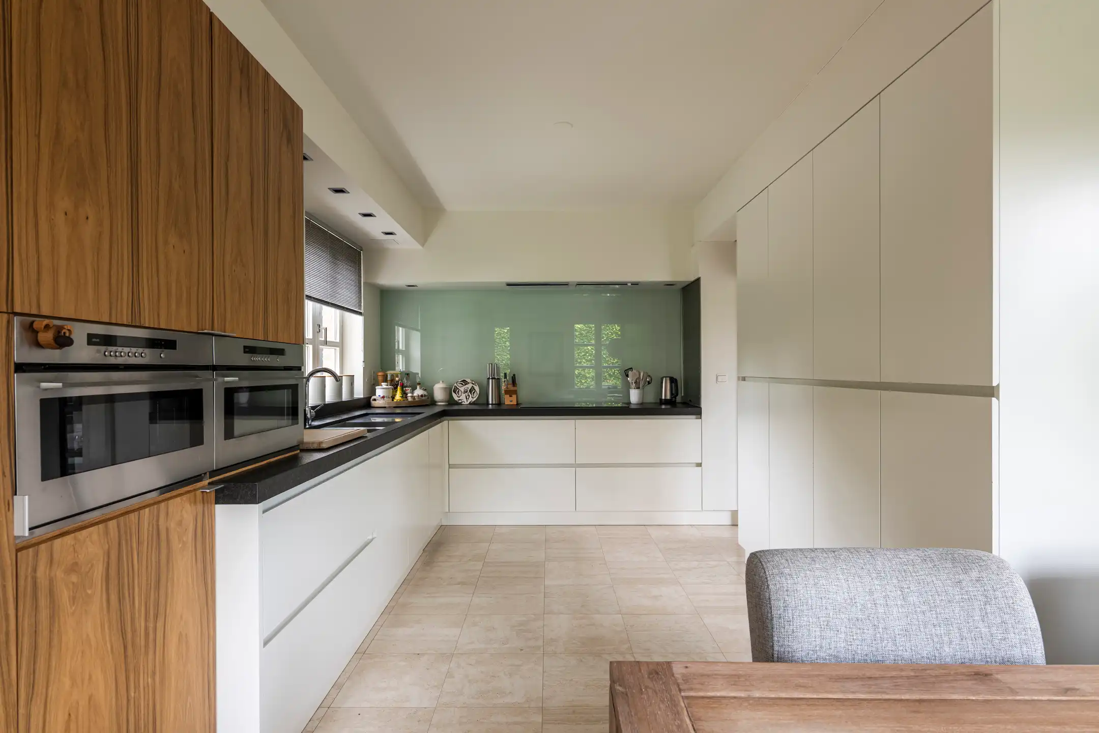 Rustig gelegen vrijstaande woning op 960 m² grond. foto 6