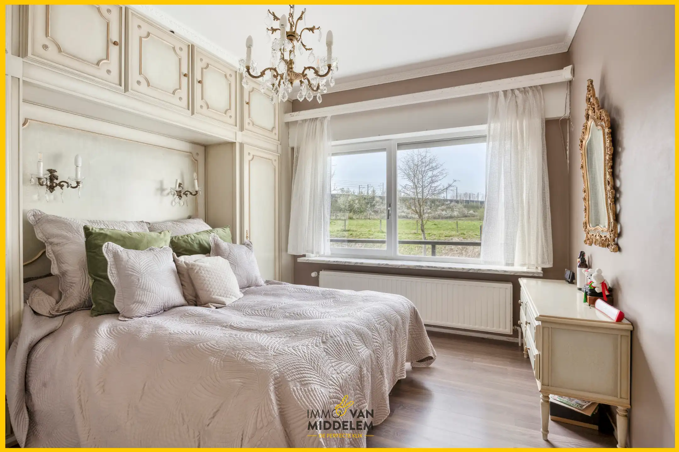RUIME WONING MET 6 KAMERS EN GROTE TUIN foto 10