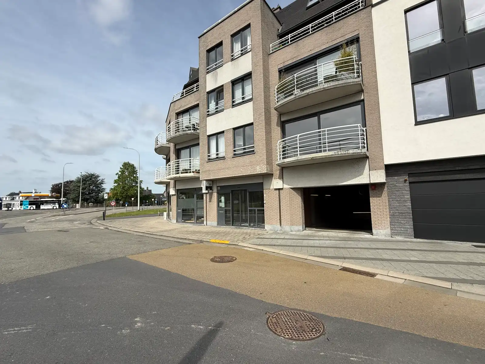 3 slaapkamer appartement met een garage aan station van Beernem foto {{pictureIndex}}