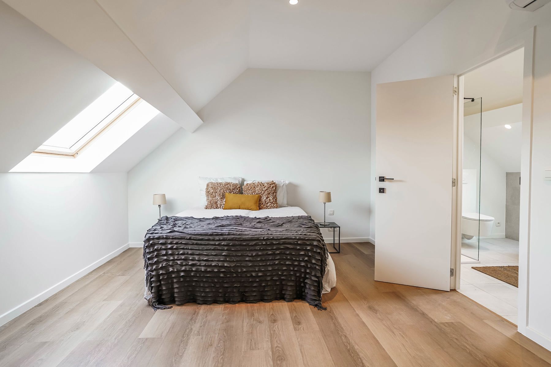 Fantastisch gelegen, compleet gerenoveerde half open bebouwing te Londerzeel foto 22