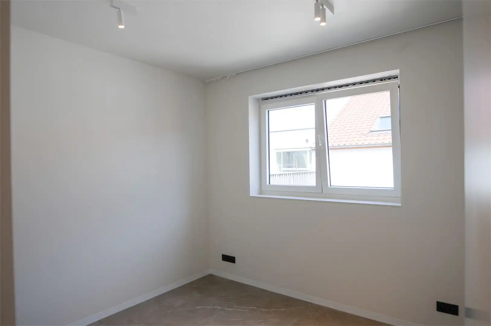 2 slaapkamer appartement met groot terras foto 9