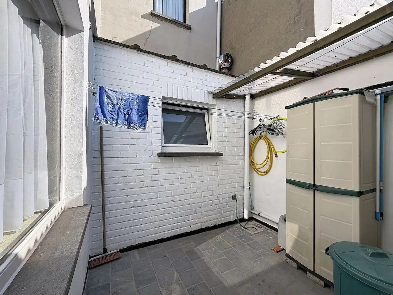 Aangenaam gelegen woning in de mooie vernieuwde H. Consciencestraat te Heist. foto 26