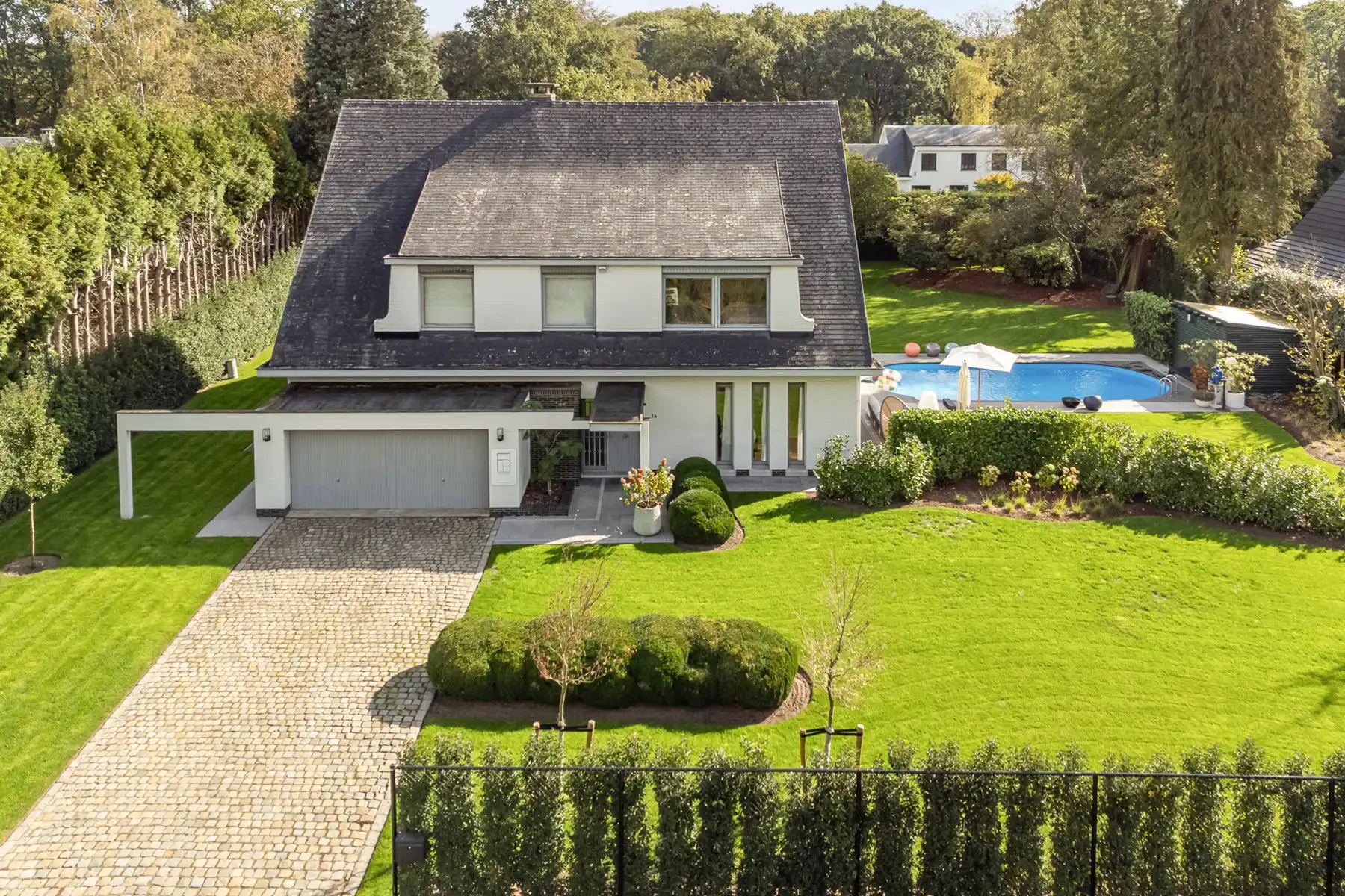 Ruime villa met zwembad op toplocatie in 's Gravenwezel foto 26