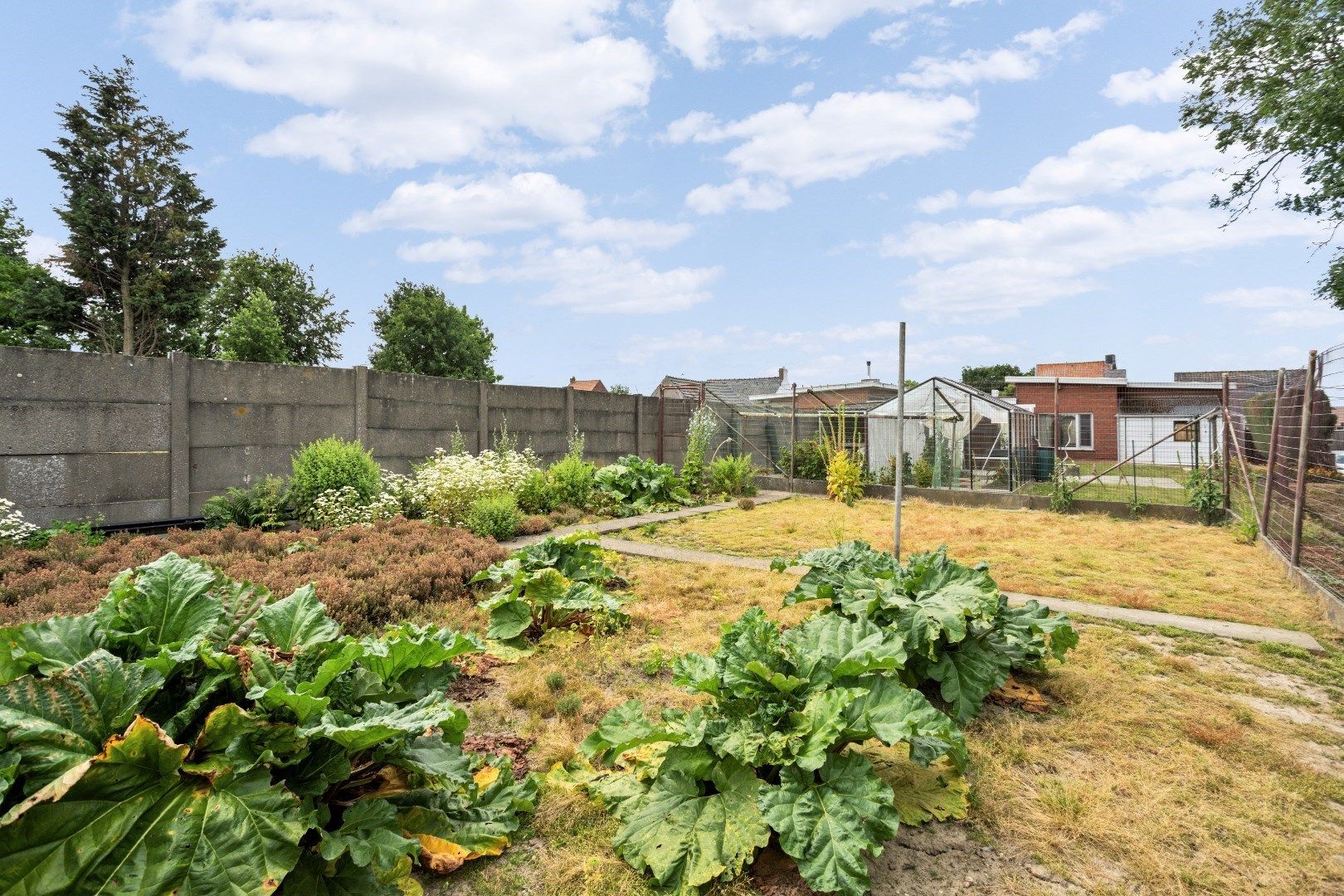 Goed onderhouden gelijkvloerswoning op ruim perceel van 700m² foto 24