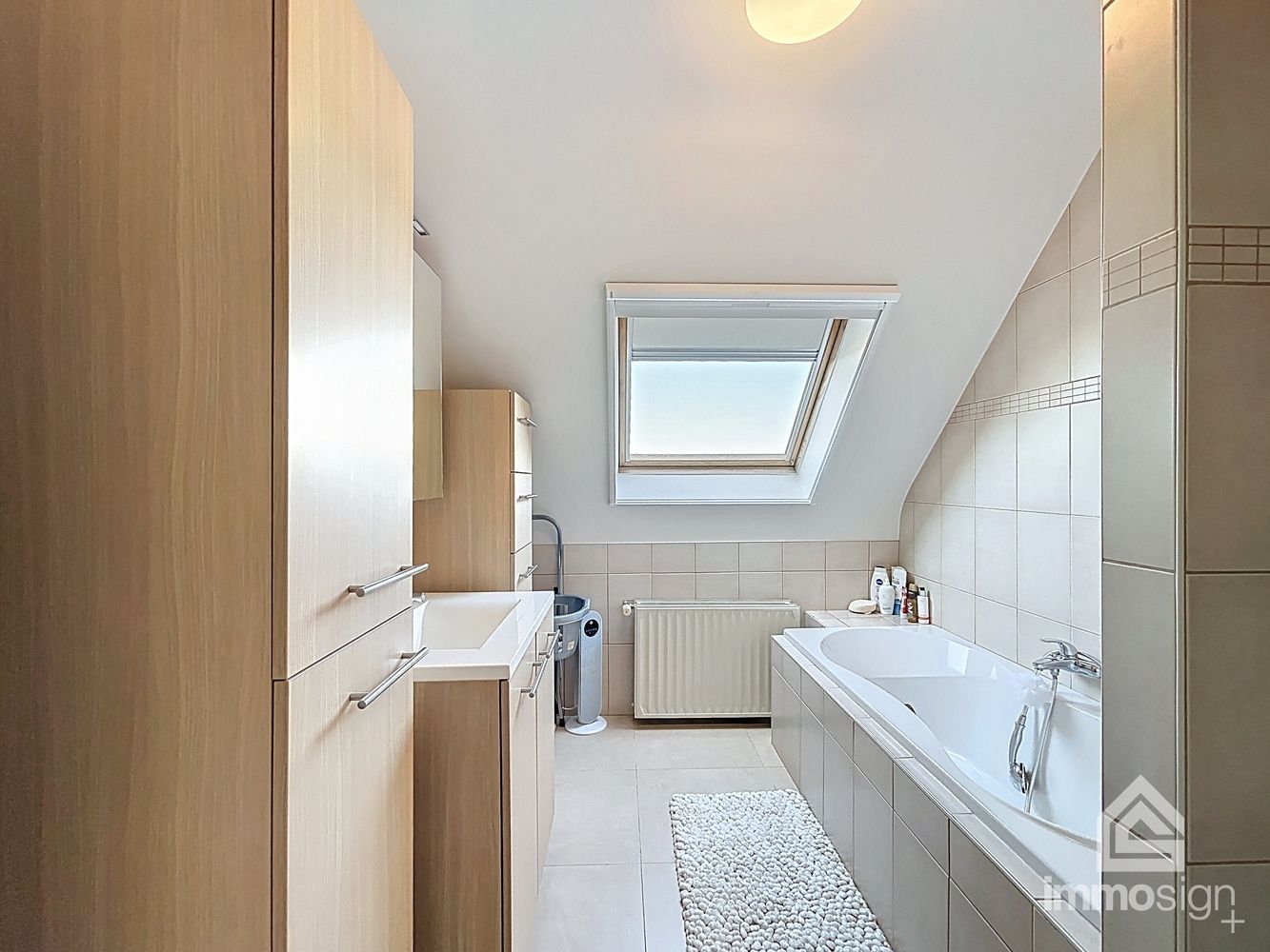 Instapklaar duplexappartement met 2 slaapkamers, heerlijk terras en een autostaanplaats foto 20