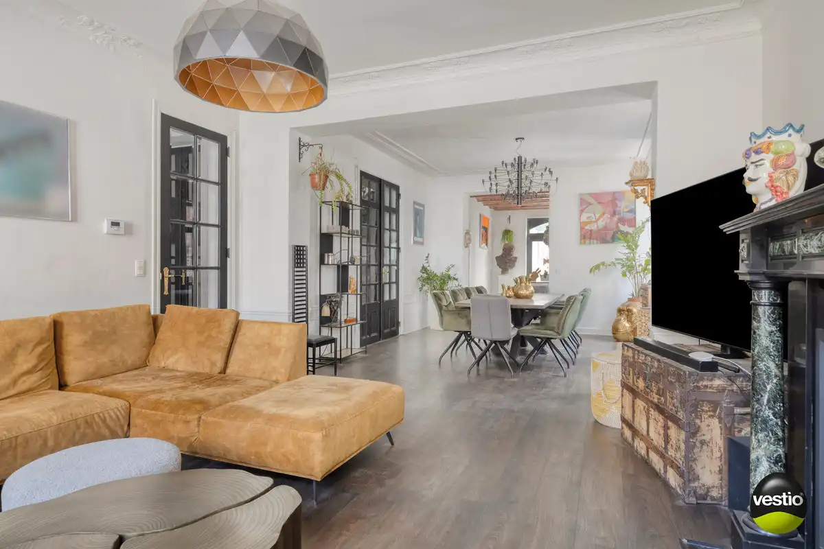 KARAKTERVOL VOLLEDIG GERENOVEERD STATIG HERENHUIS IN CENTRUM VAN TONGEREN. foto 8