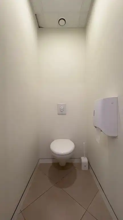 Ingedeelde kantoorruimte te huur met visibiliteit langs E17 in Gent foto 18