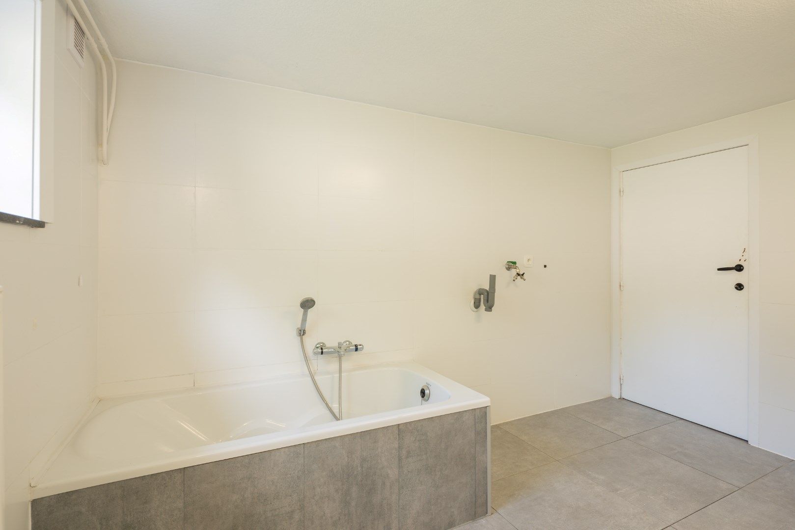 Instapklare woning te koop! foto 17