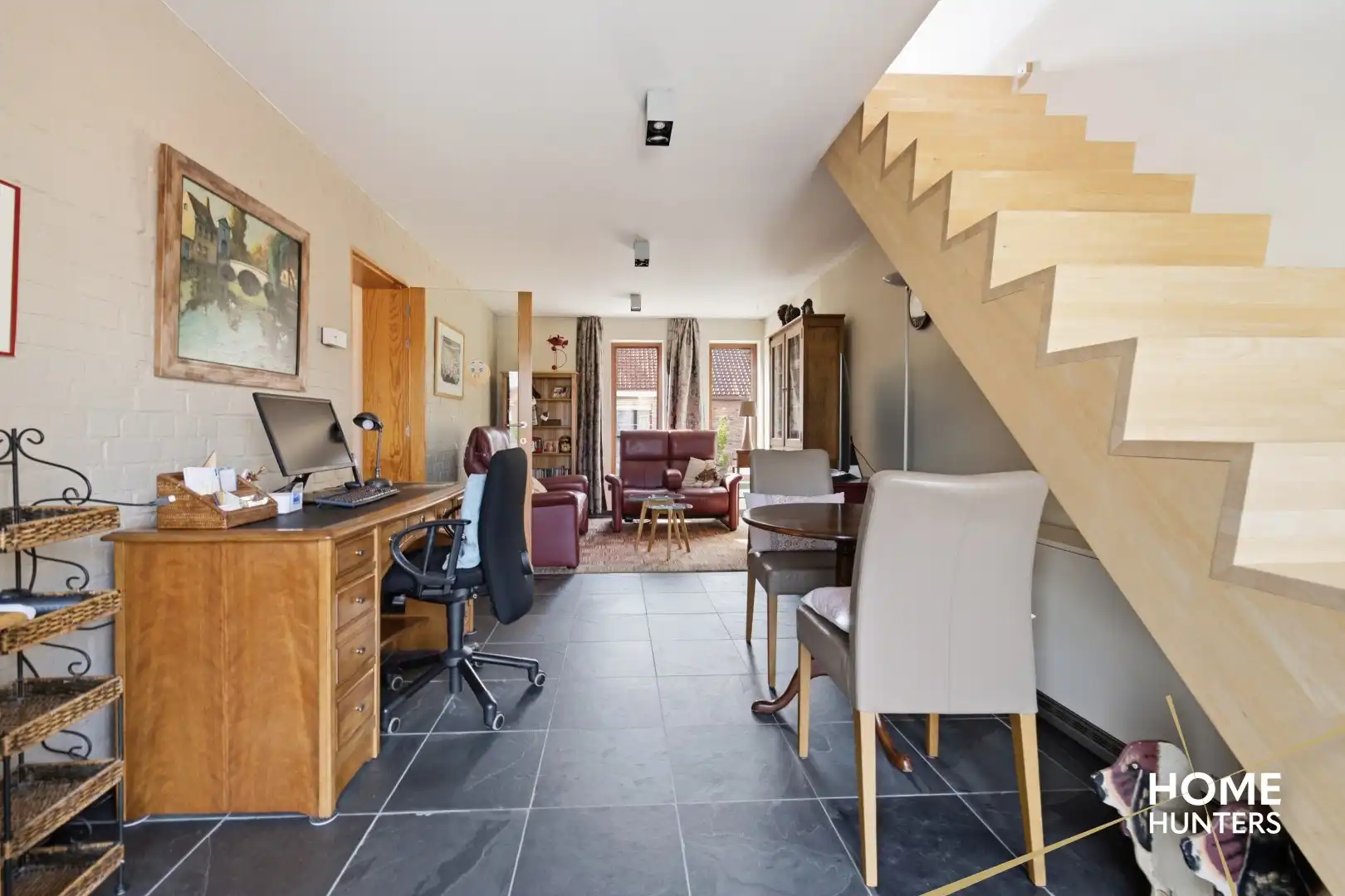 Veelzijdige woning met handelsruimte, 4 slaapkamers, grote garage en zonnige tuin op 497 m² foto 19