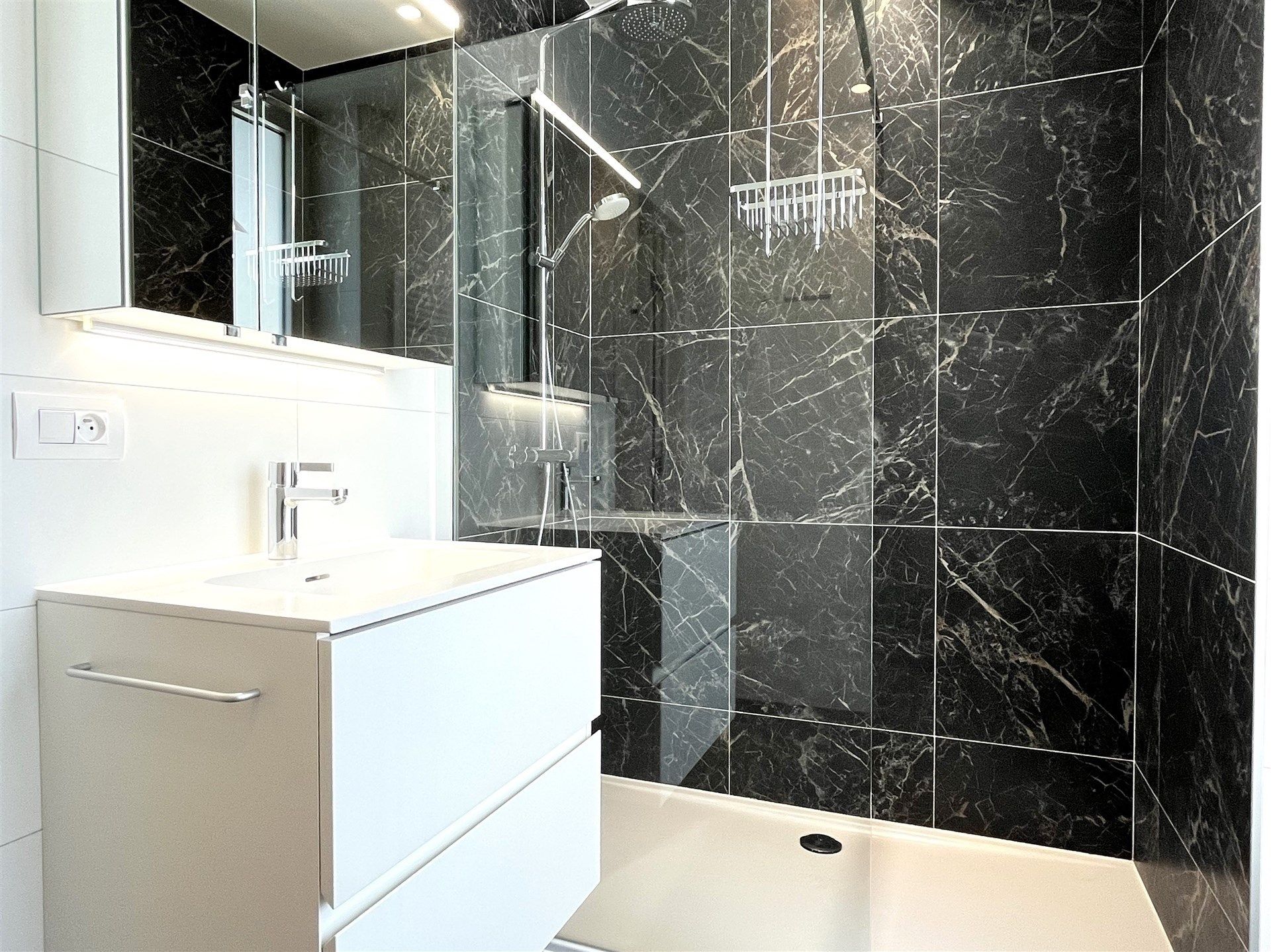 licht appartement met 1 slaapkamer en terras nabij 't Zuid! foto 7