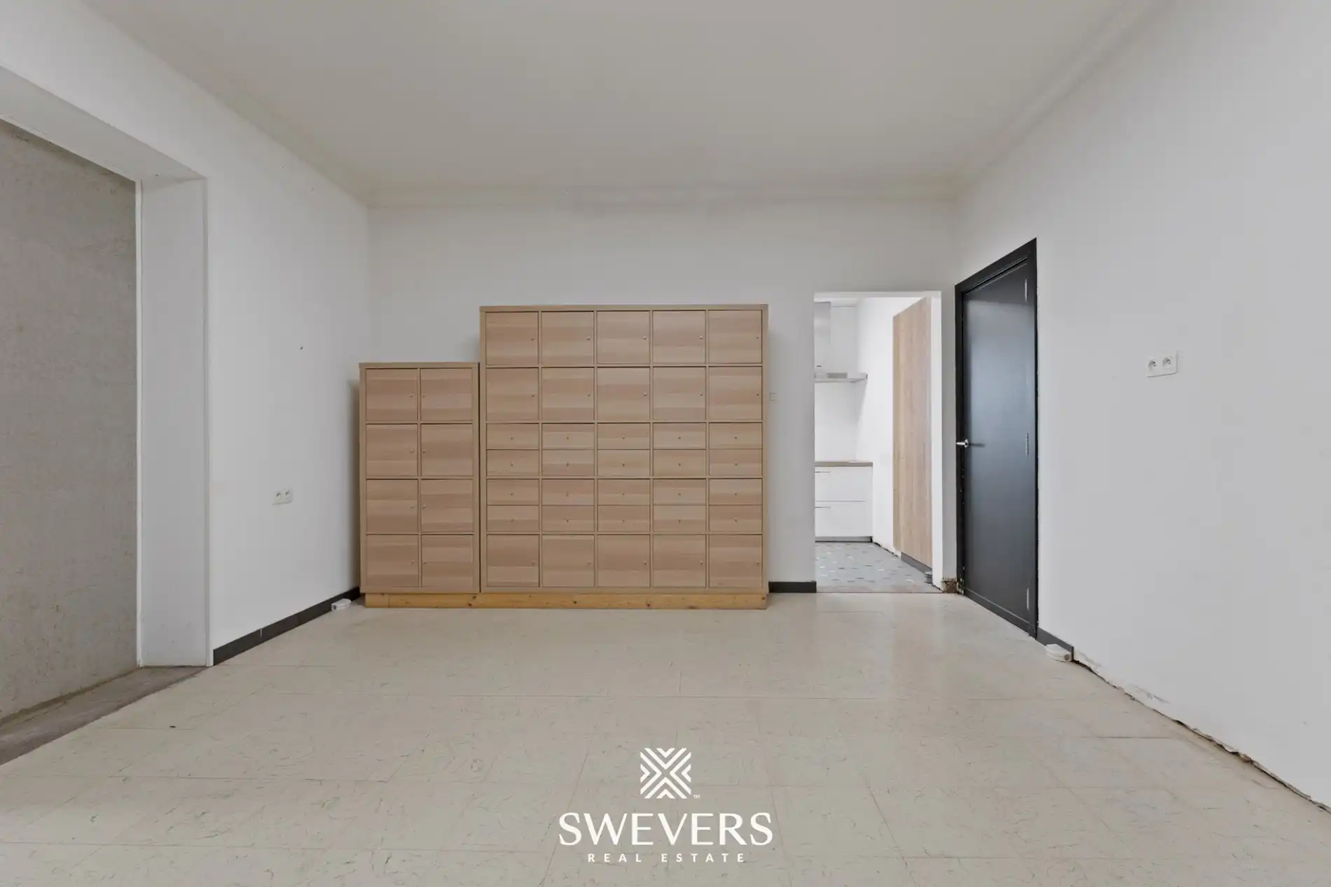 Imposant handelspand met veel bergruimte te Nieuwerkerken foto 16