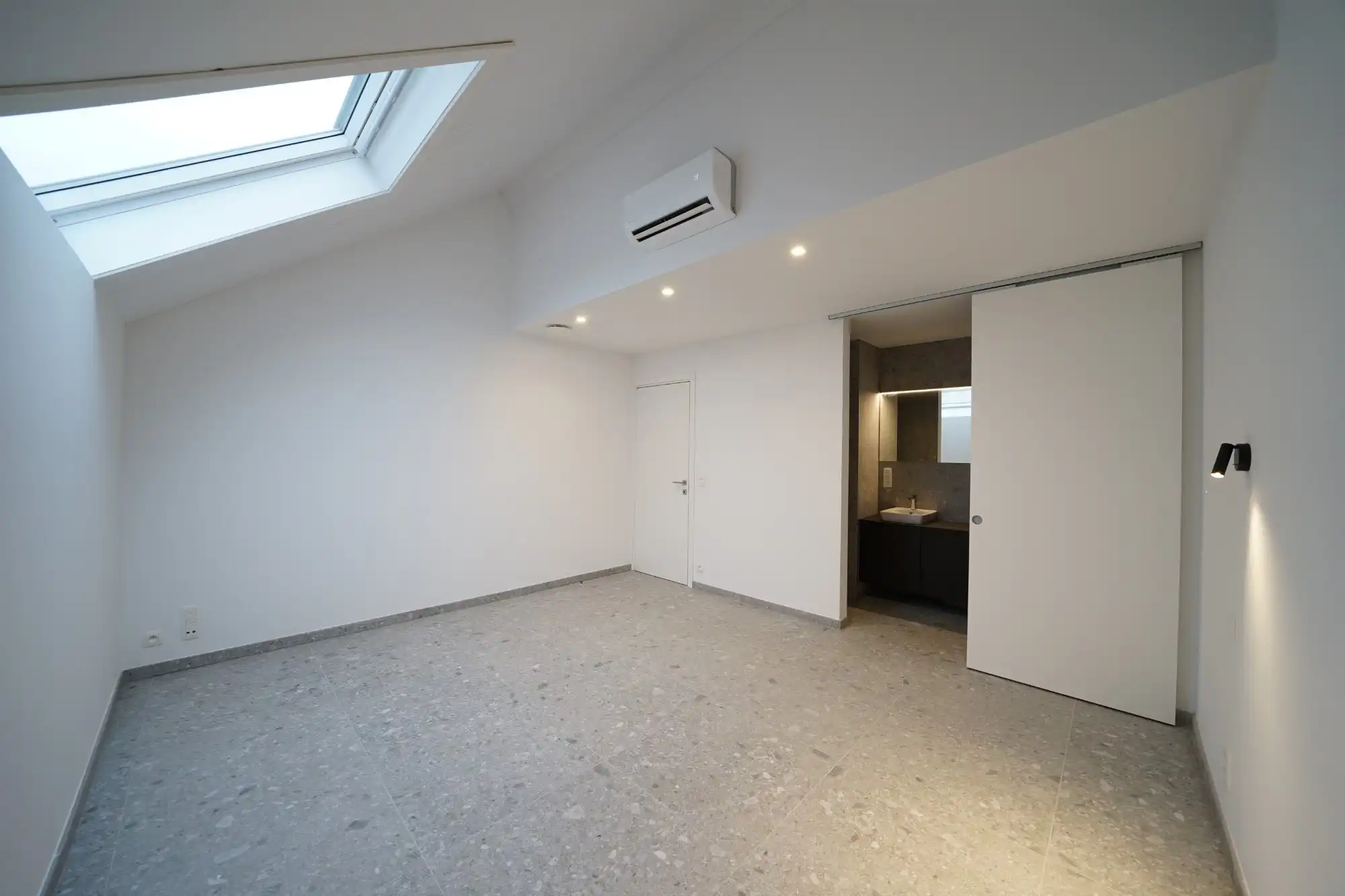 Modern en hip appartement in hartje Sint-Niklaas foto 14