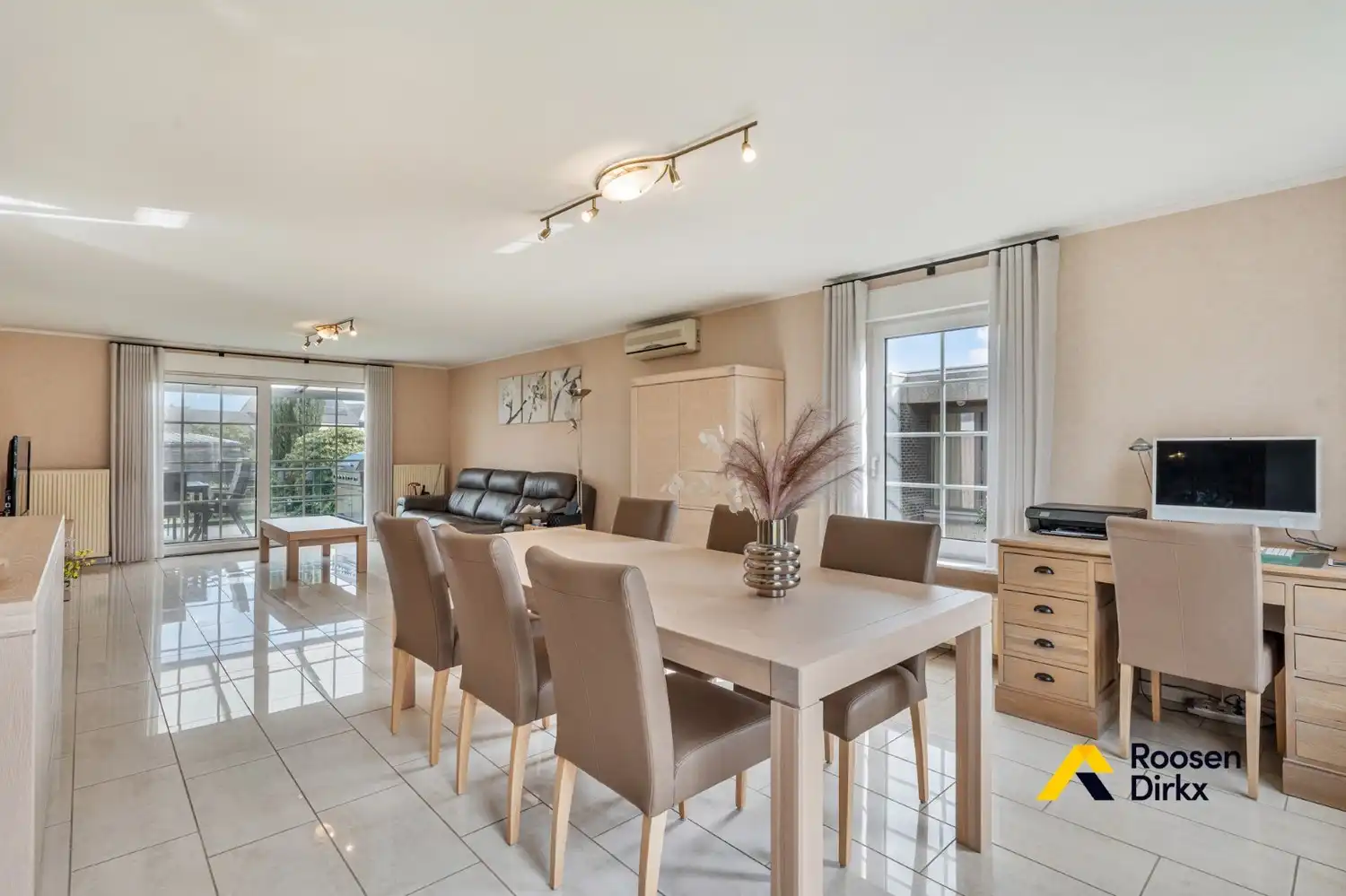 Degelijke, perfect onderhouden woning op 9 are, op fietsafstand van het centrum! foto 7