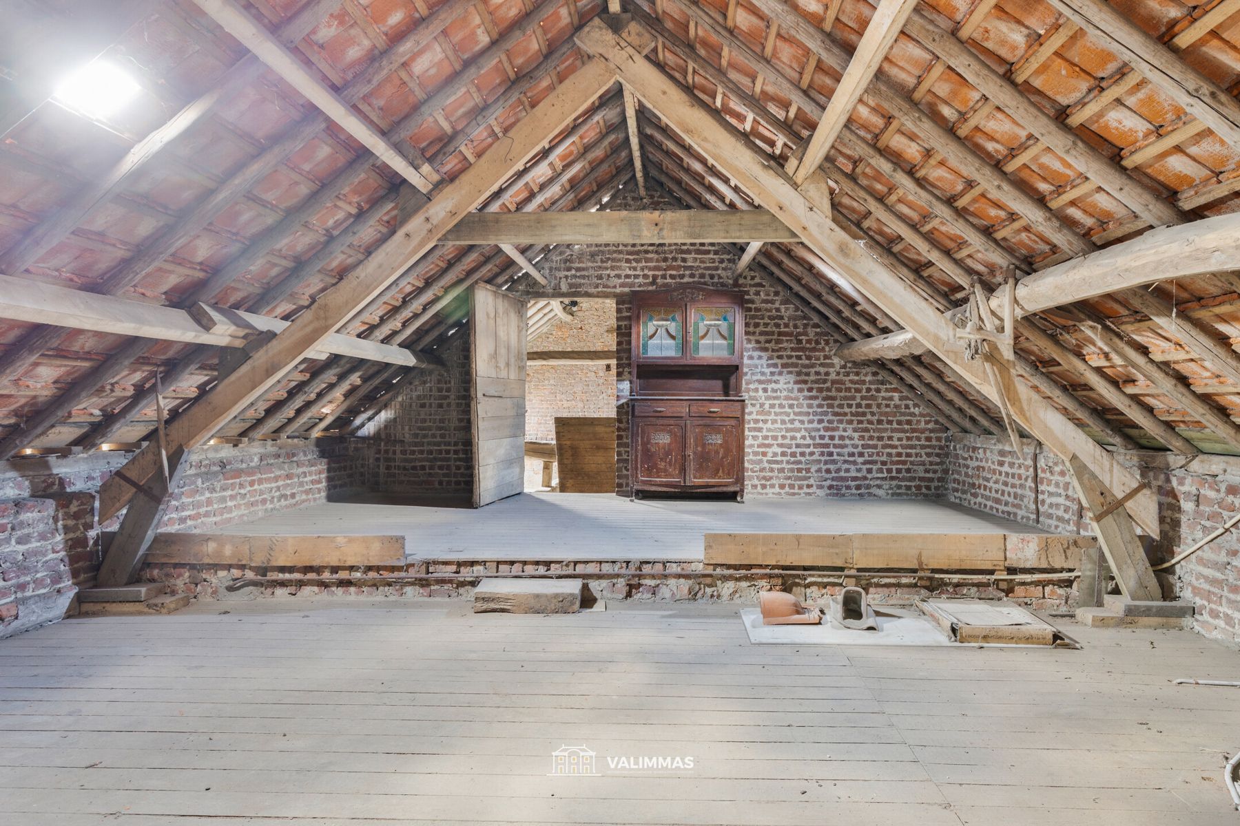 Landelijk gelegen hoeve op 40 are, met bijgebouwen en weide foto 21