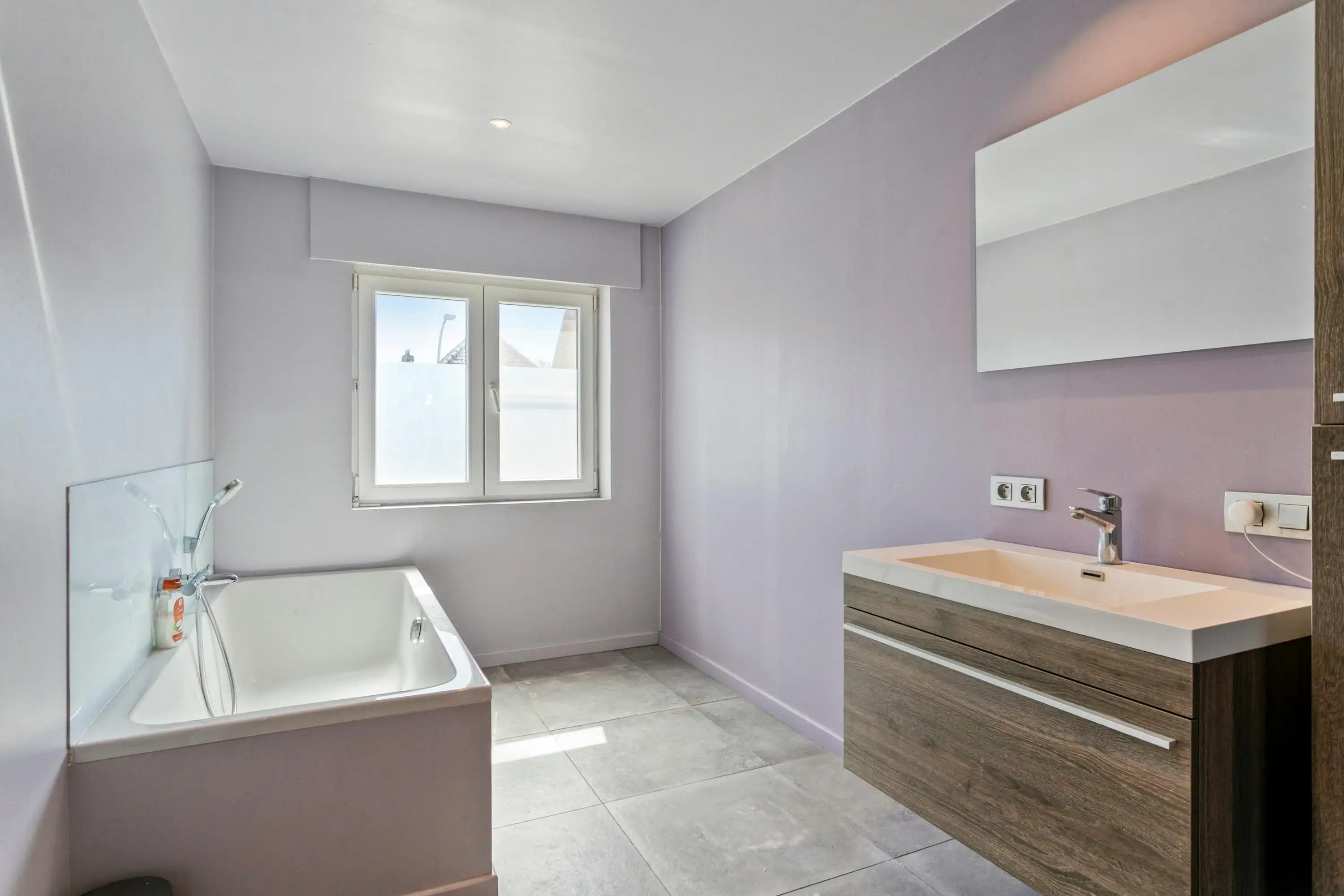 Volledig gerenoveerd huis te Waregem met aangename tuin foto 14