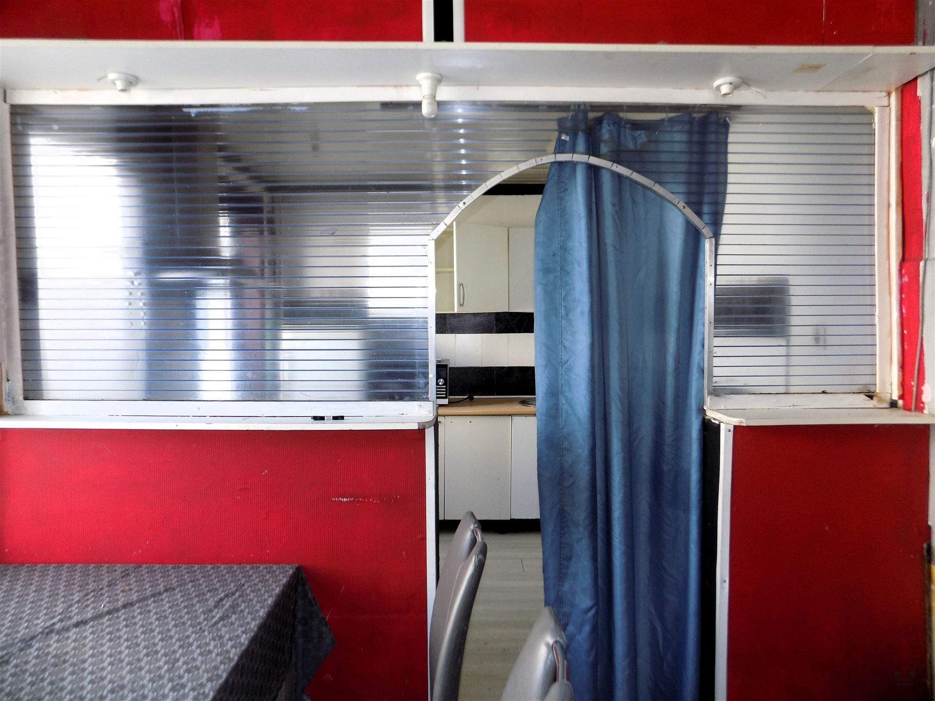 Te renoveren hoekwoning te Oostende foto 4