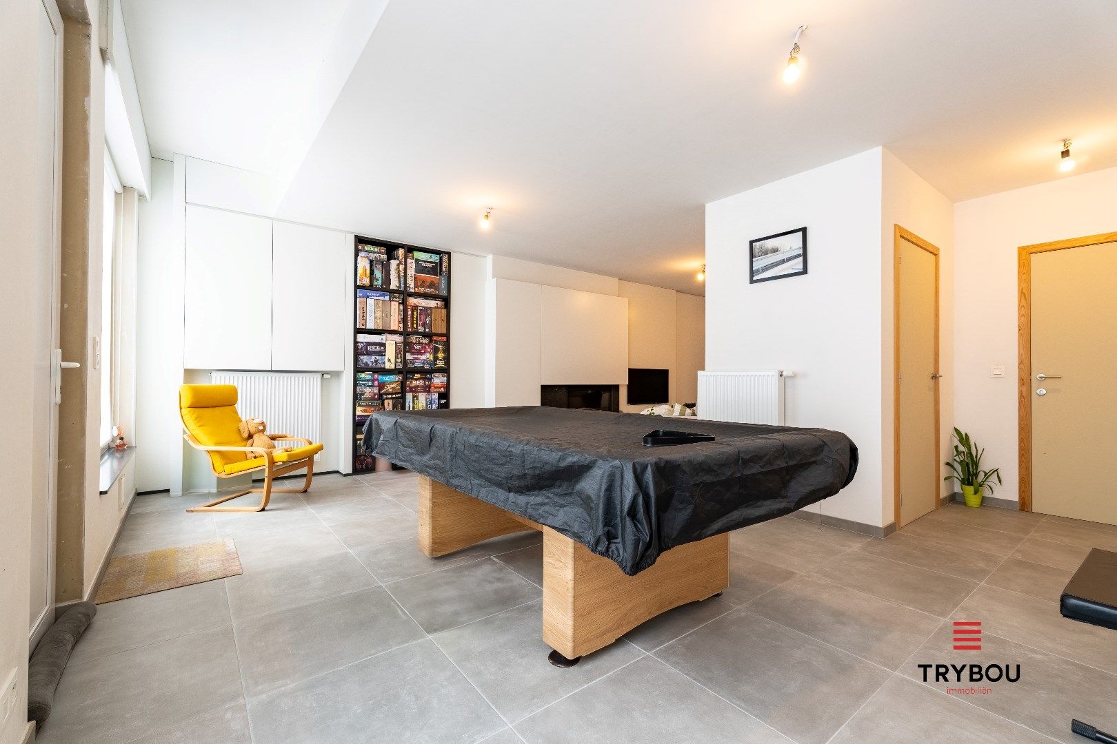 Uitstekend gelegen, ruime stadswoning met 4 slaapkamers foto 2