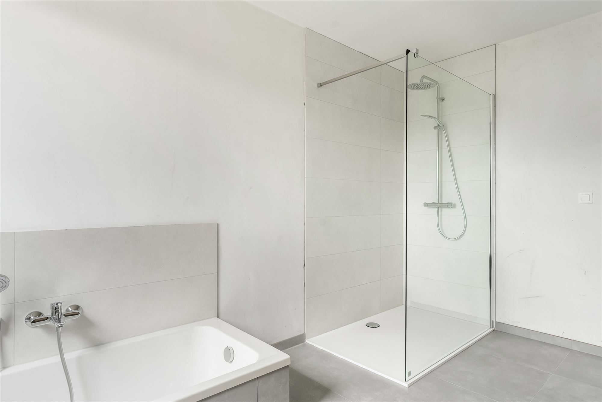 VOLLEDIG AFGEWERKTE NIEUWBOUWWONING IN DOODLOPENDE STRAAT foto 20