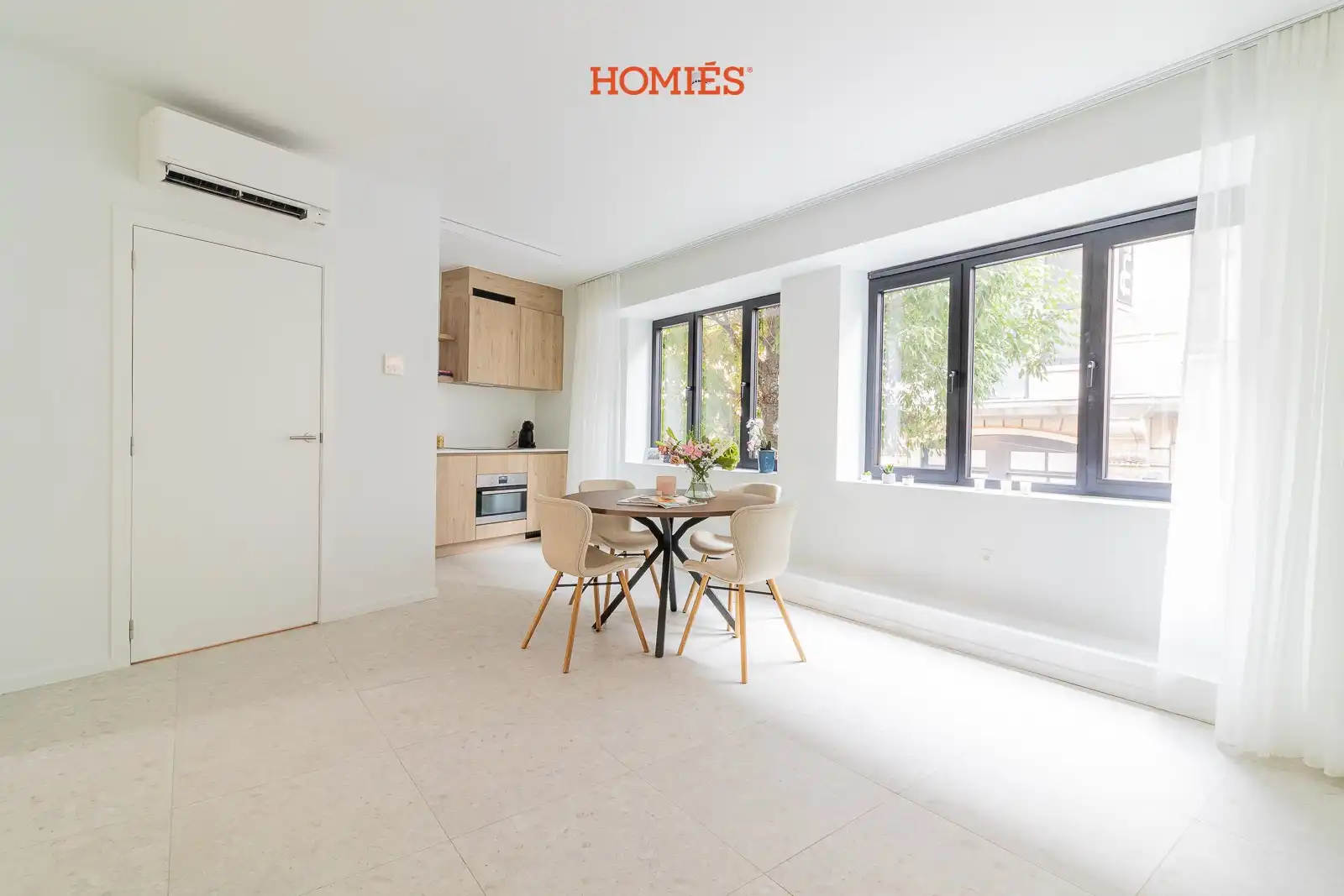 Gerenoveerd gebouw (AAA) - 4 appartementen en 1 studio foto 2