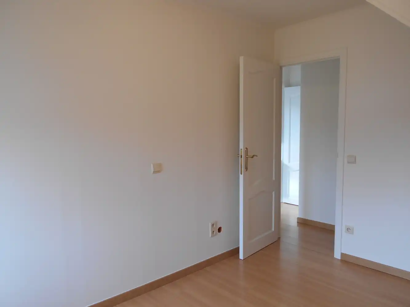 Duplex-appartement , 2 slaapkamers, terras, garage. foto 19