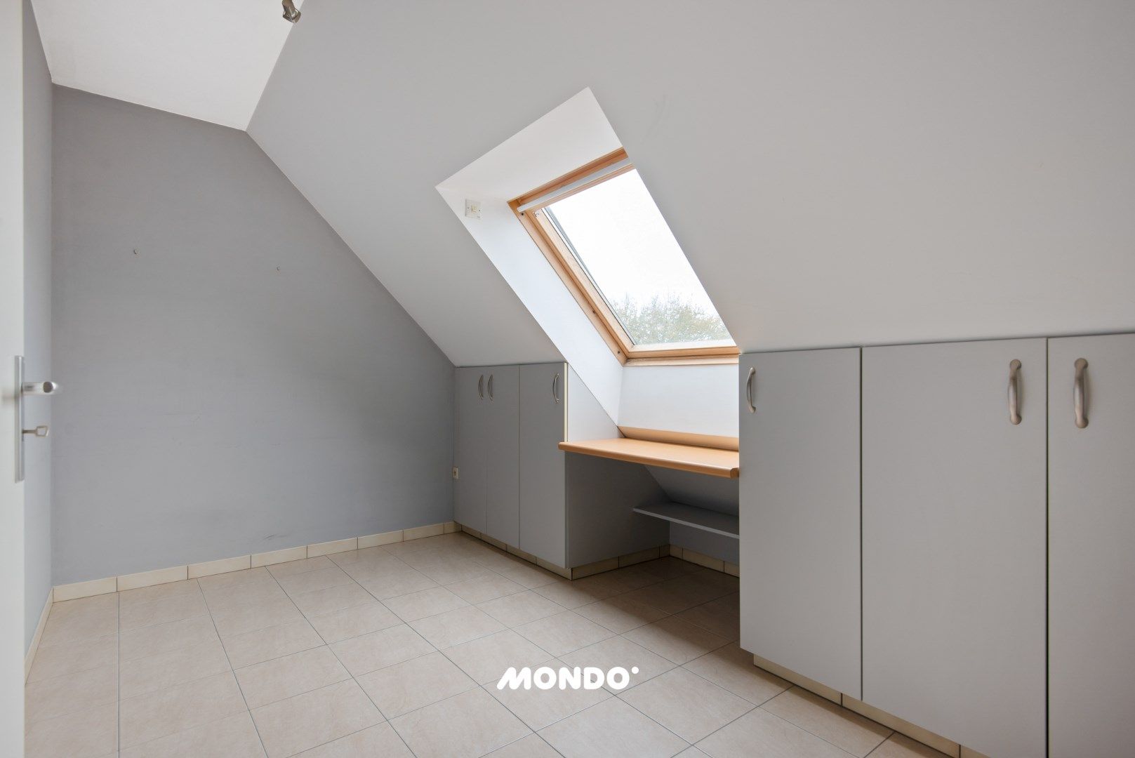 Ruim en energiezuinig duplexappartement te koop in het centrum van Steenhuffel – Inclusief overdekte privéparking foto 14