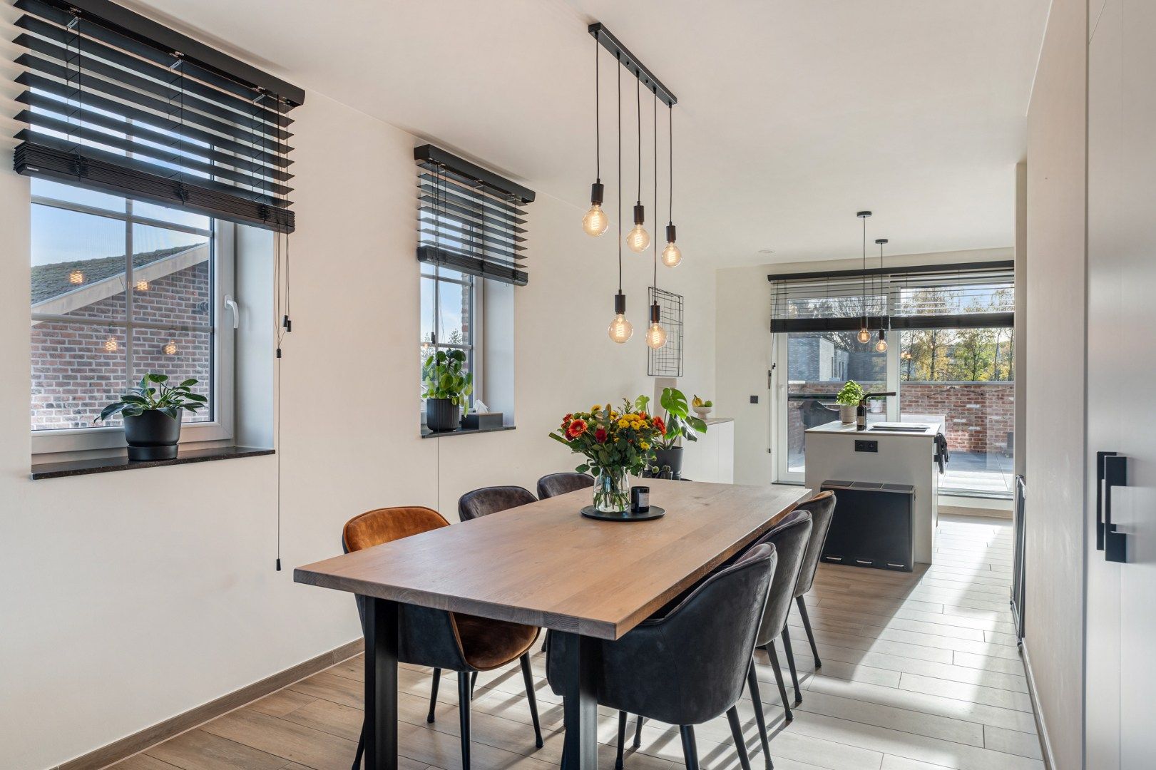Stijlvol, ruim duplex-appartement met 2 slaapkamers in een kleinschalige residentie nabij het centrum van Opglabbeek!  foto 16