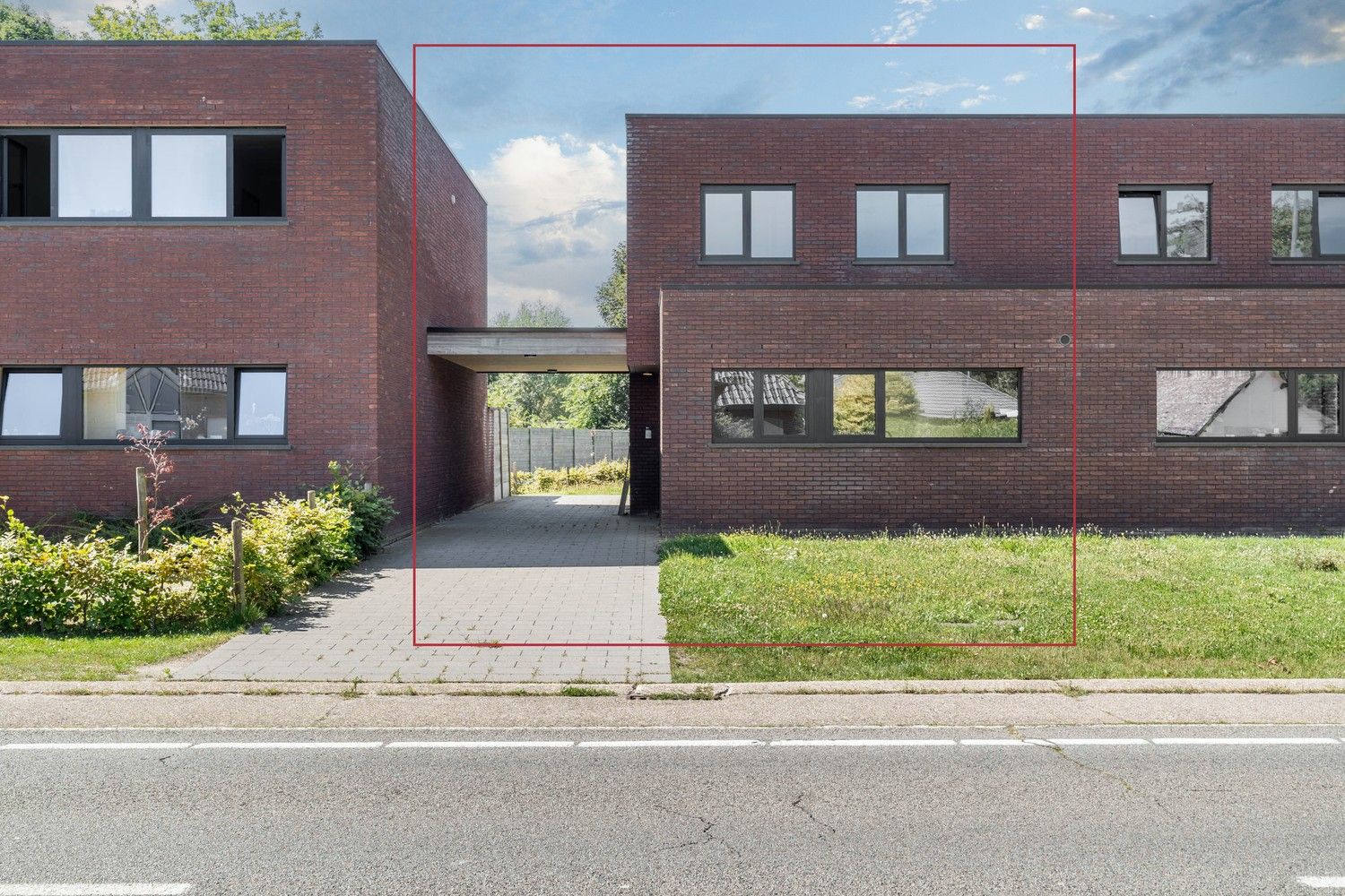 Mooie moderne nieuwbouw woning met 3 SLK op een diep perceel te Eksel foto 1