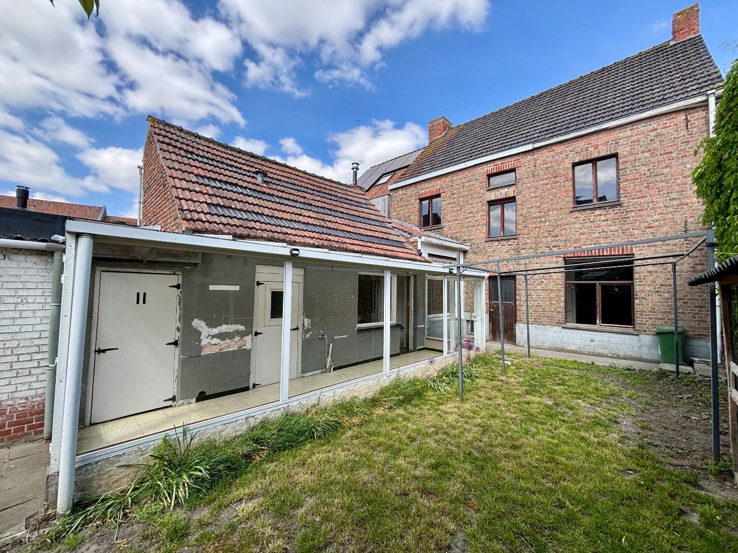 Ruime karaktervolle woning centrum Boezinge. foto 4