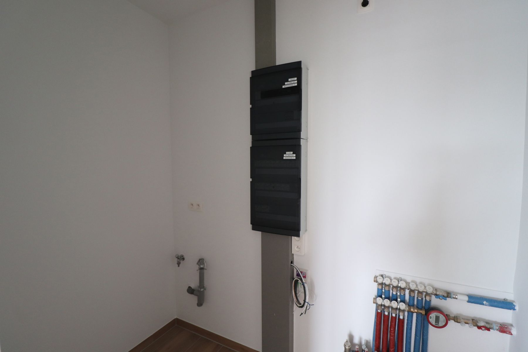 Prachtig nieuwbouwappartement op de bovenste verdieping rechts met 2 terrassen, autostaanplaats en berging. foto 5