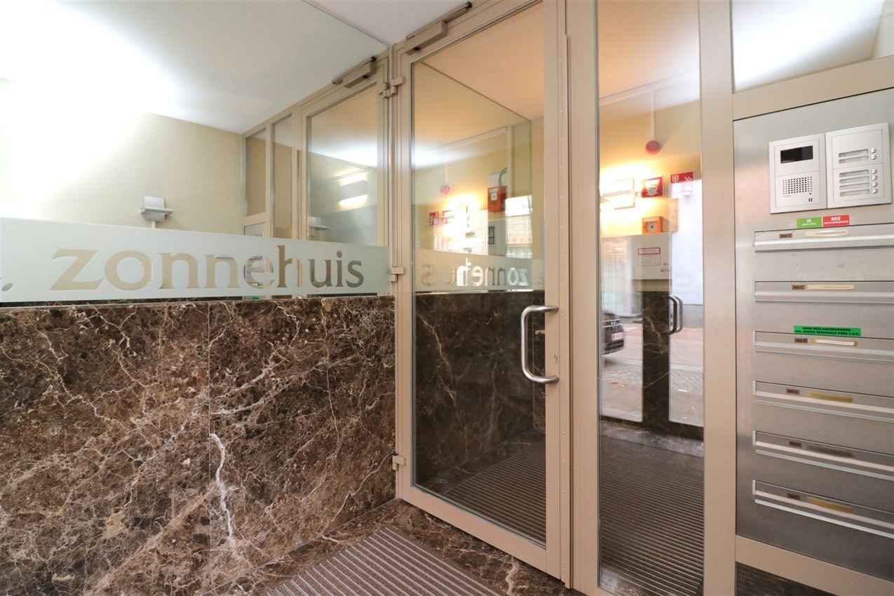 Appartement met 2 slpk., autostaanplaats en terras in centrum Aarschot foto 47