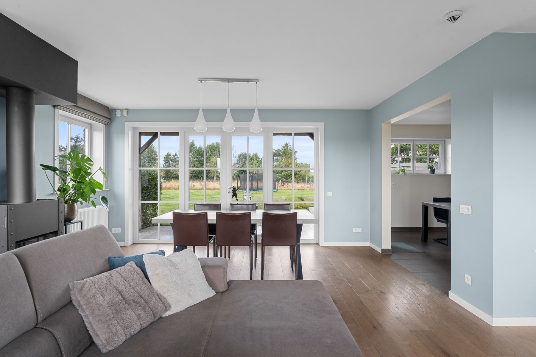 Exclusieve woning met klasse, ruimte en zicht op groen foto 5